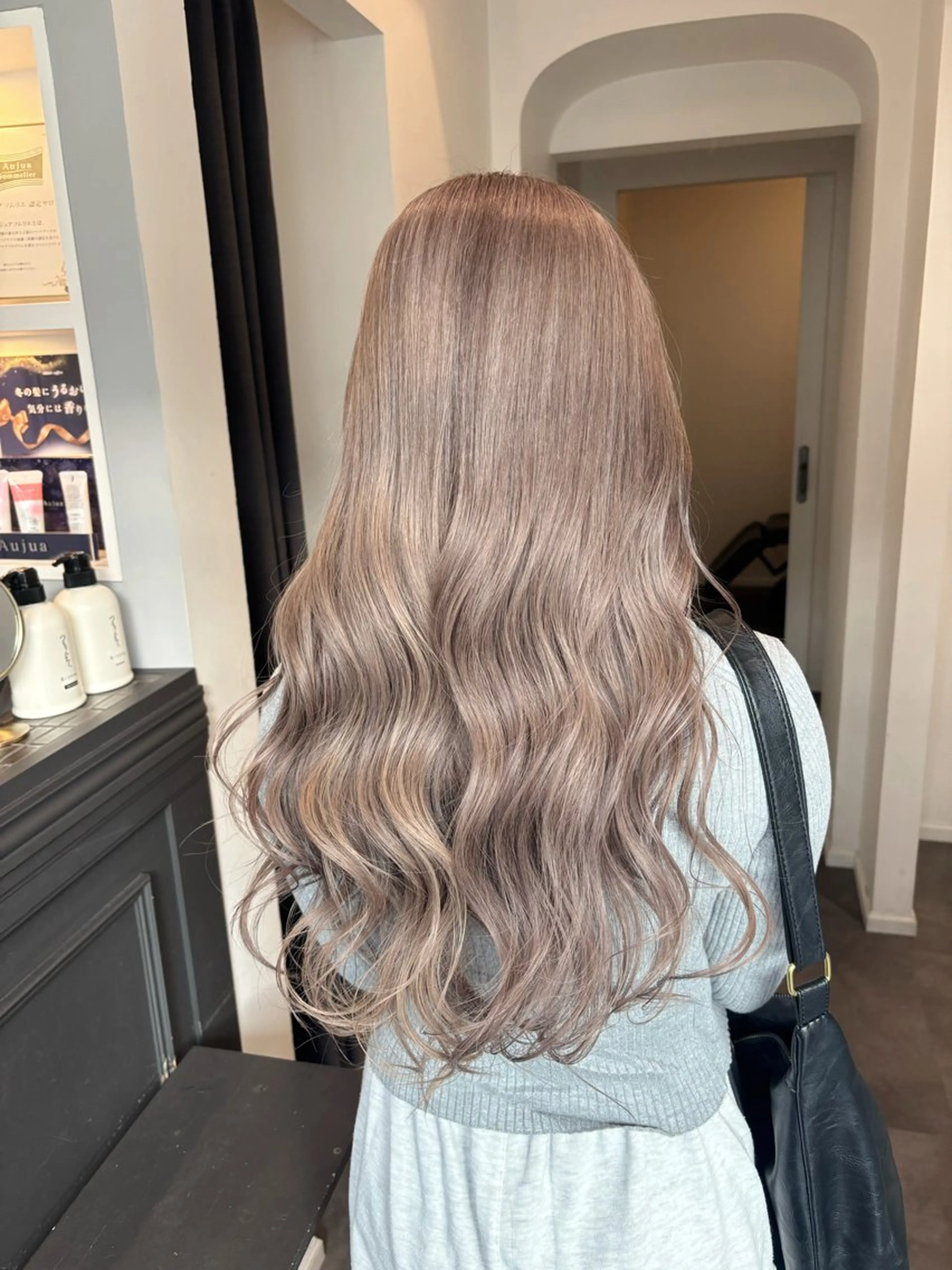 ロング カラー ヘアカラー トリートメント 栗林 茉那のヘアスタイル