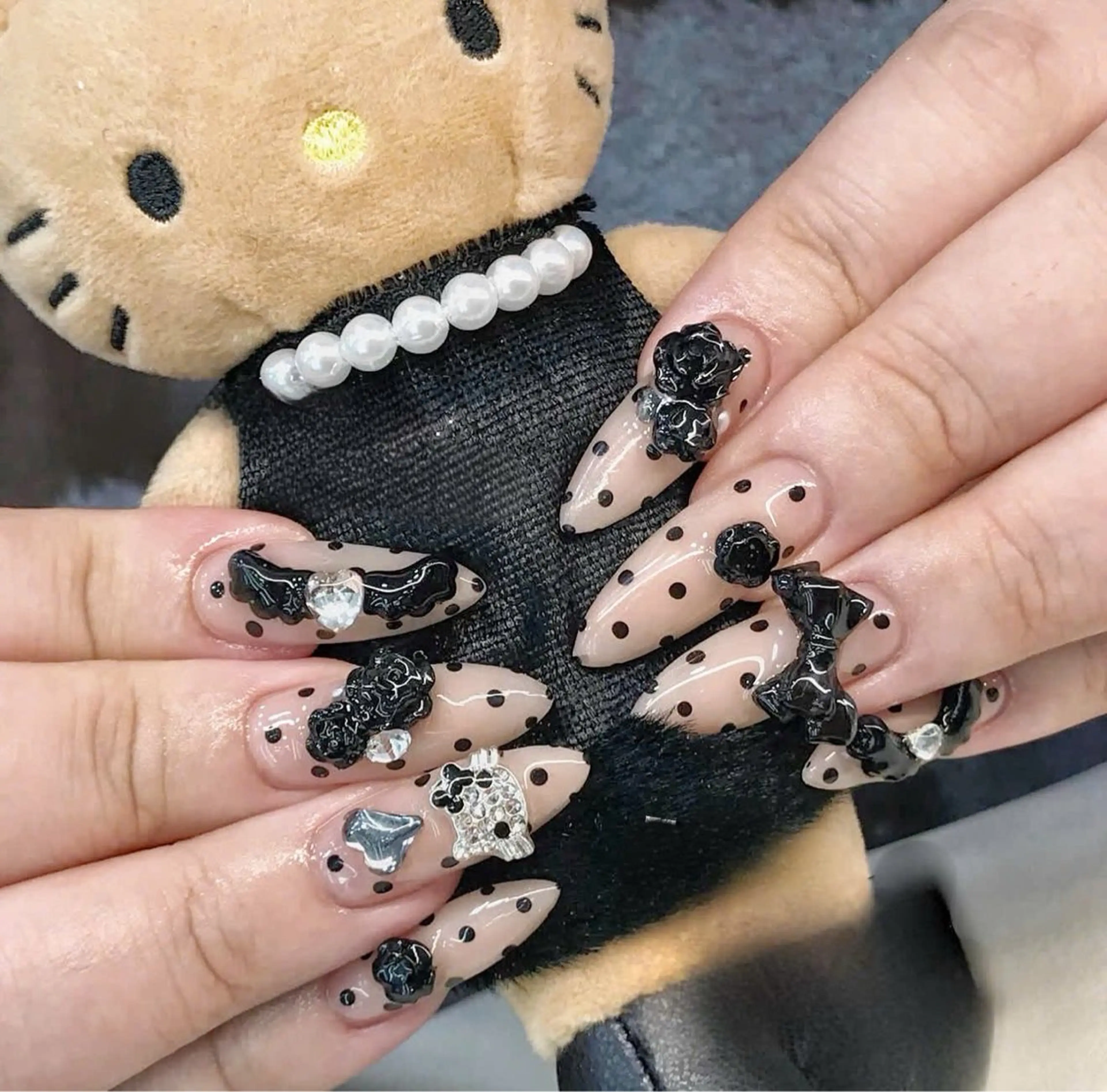 ネイル フレンチネイル キラキラネイル マグネットネイル ミラーネイル ニュアンスネイル ハンドネイル Lyn Nailのネイルデザイン