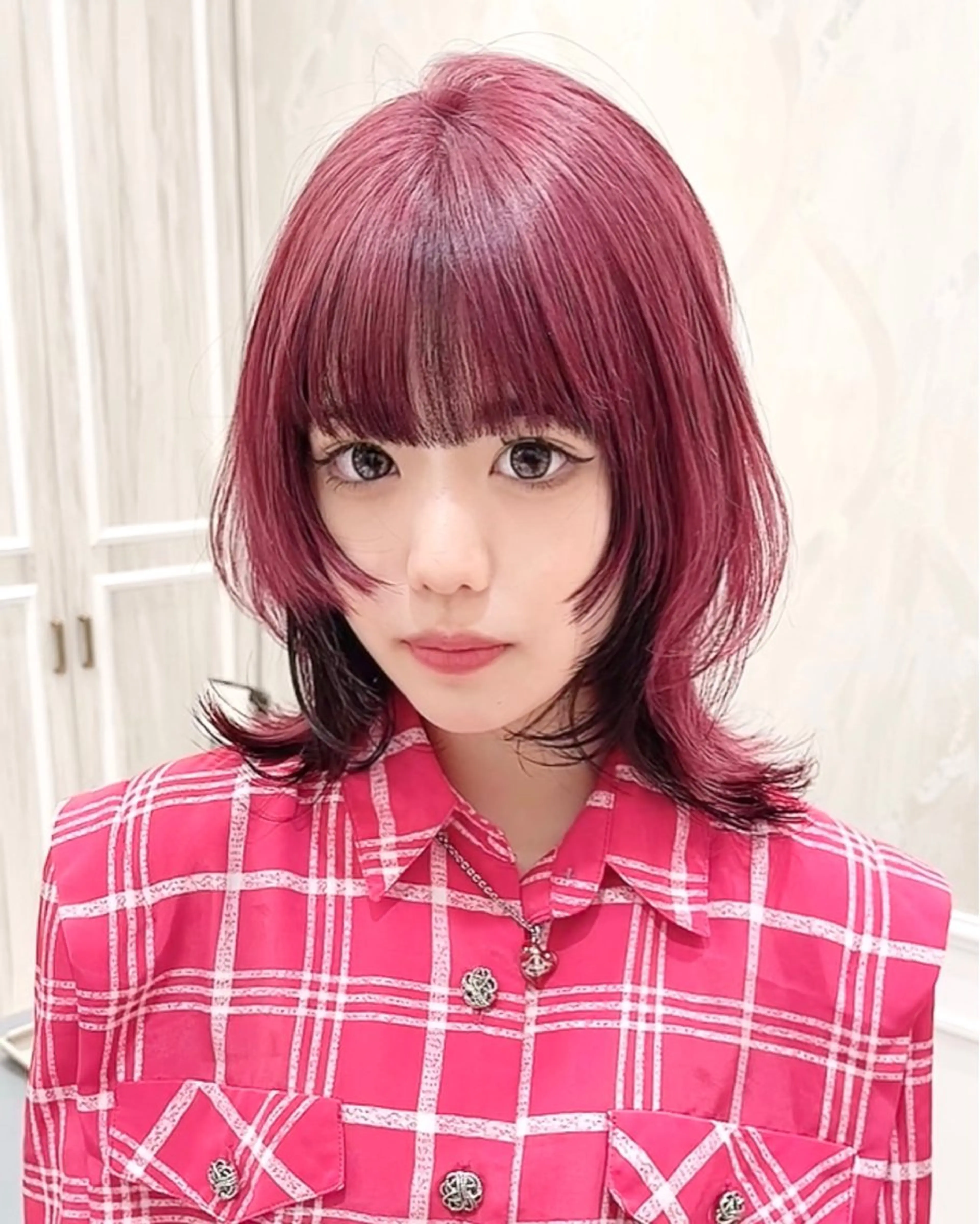 ミディアム 大阪ウルフカット 🐺デザインカラーのヘアスタイル