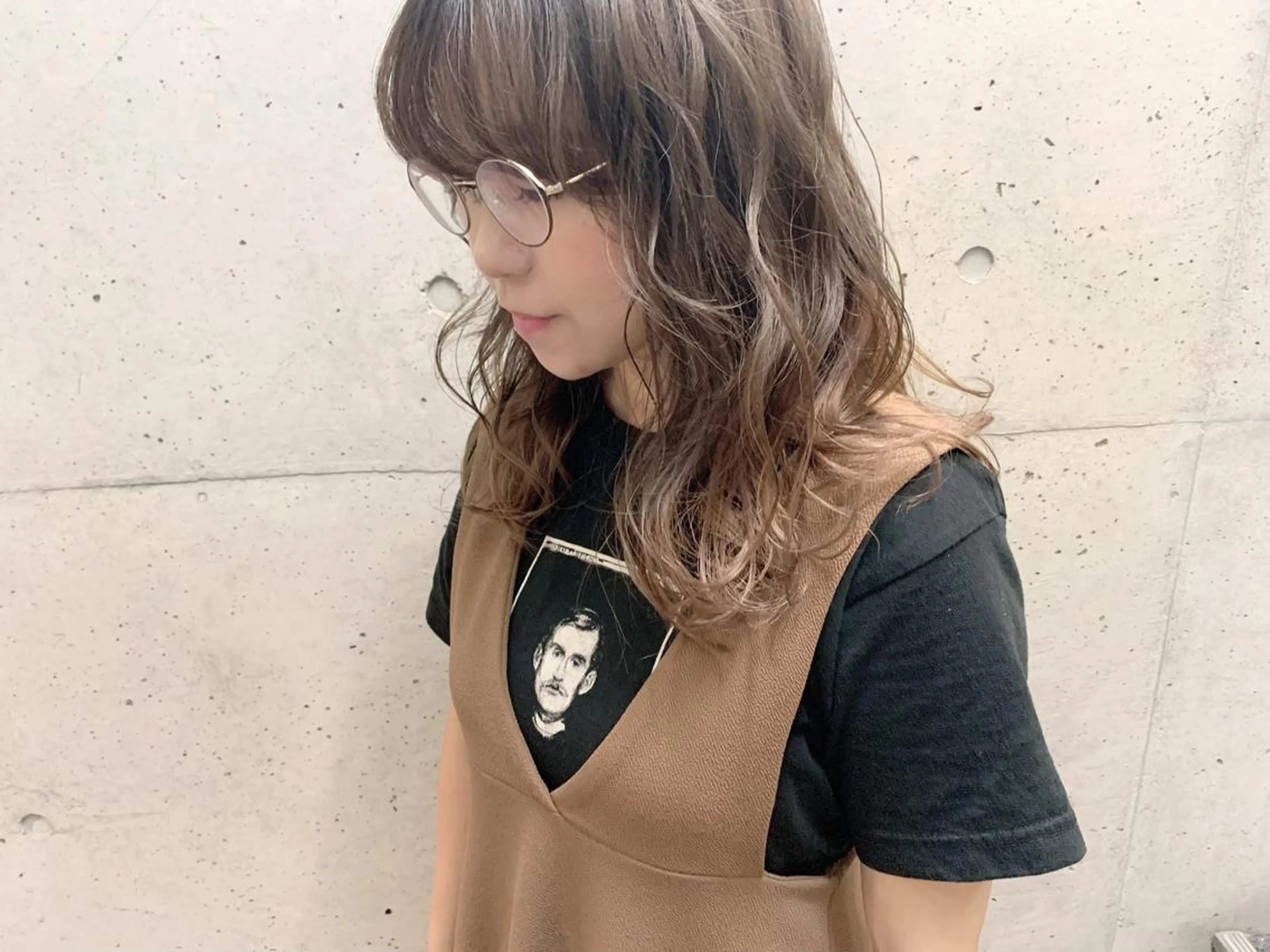 ミディアム カラー ベージュカラー グラデーションカラー EMANON天神所属・Hitomi Ezakiのヘアスタイル