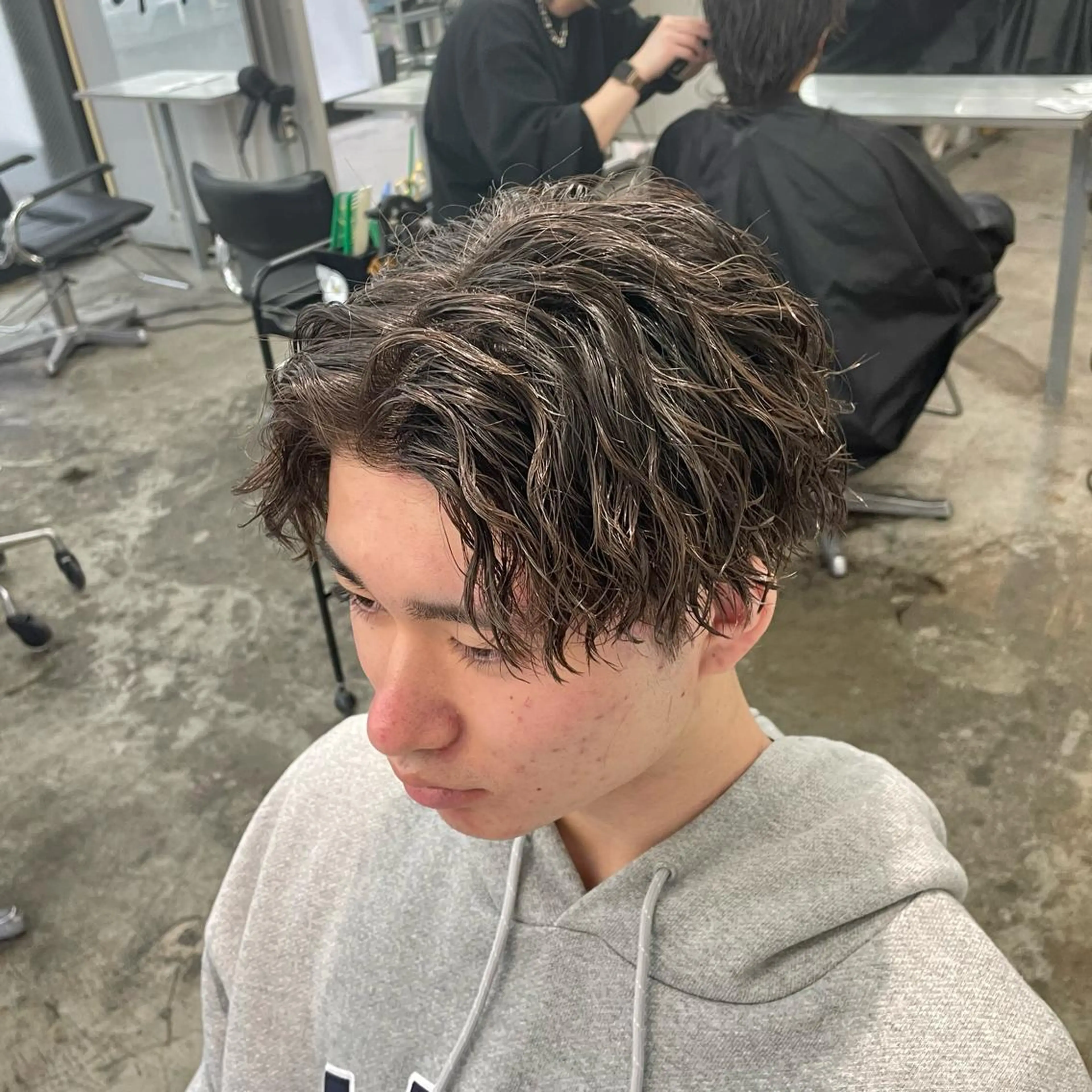 ショート パーマ メンズ センターパート カット パーマ メンズ特化美容師/ 藤戸 椋のヘアスタイル