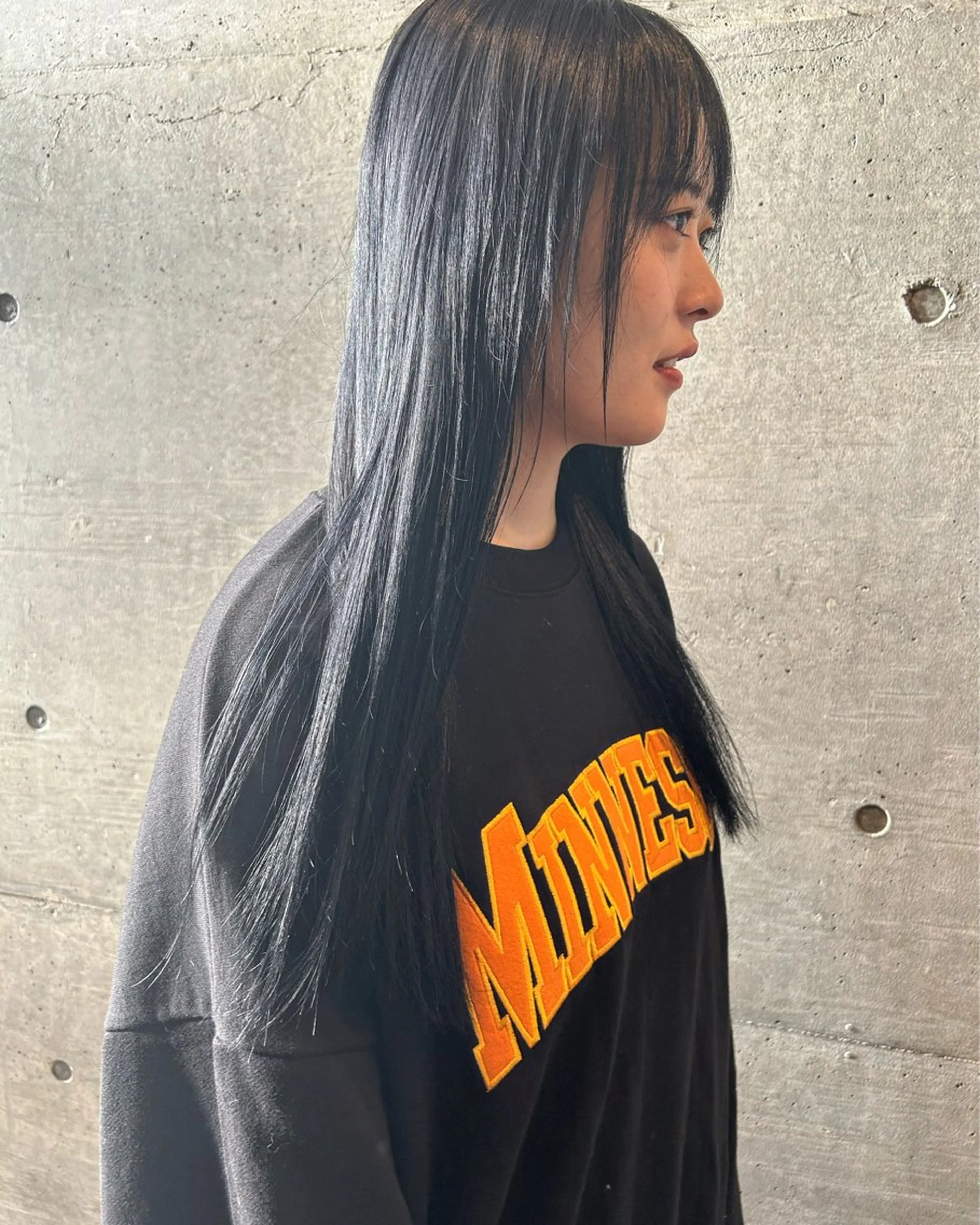 ロング カラー 黒髪 ブルーカラー ブルーブラック ヘアカラー トリートメント 後藤紗英/髪質改善 /オリーブベージュのヘアスタイル