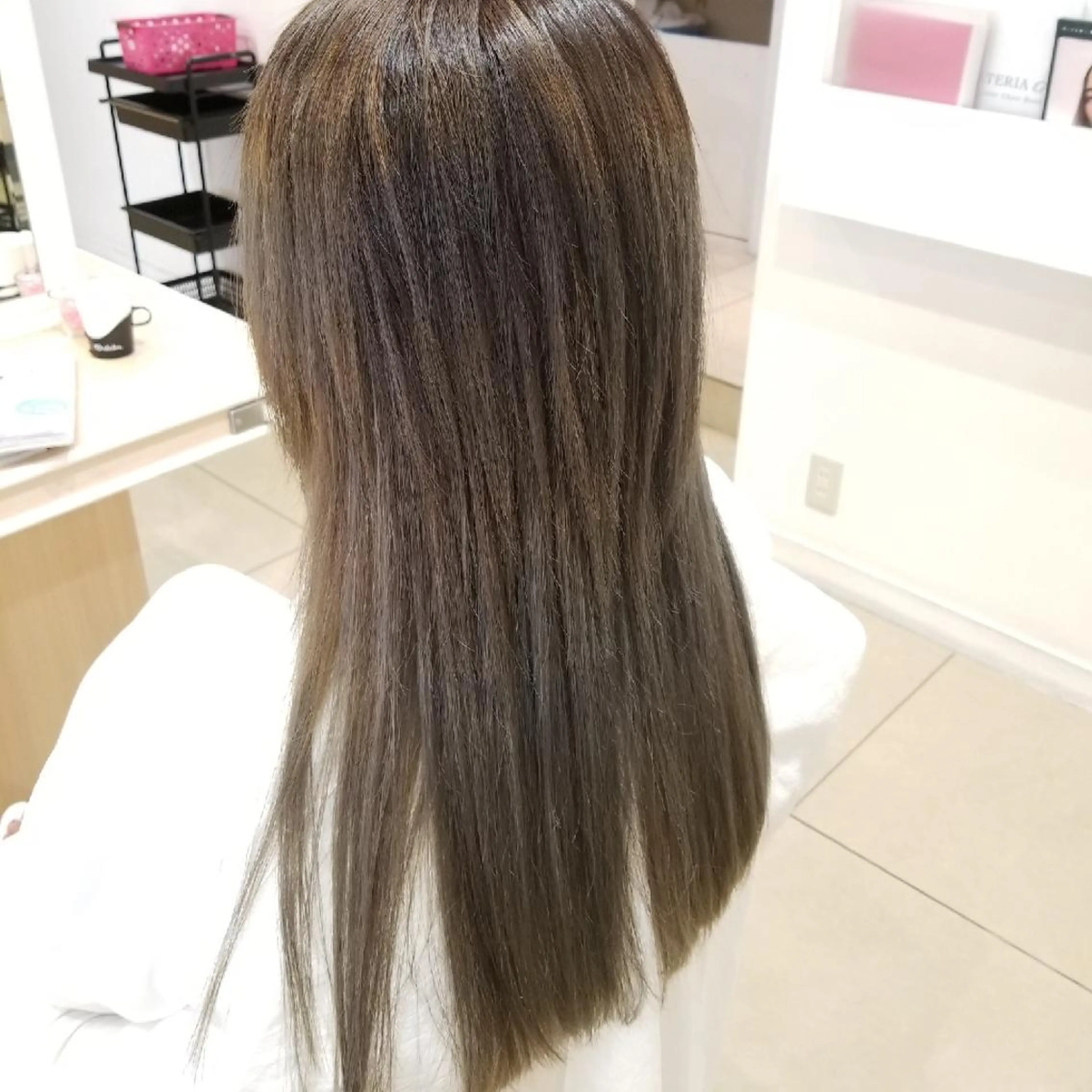 ロング カラー 山内 佐江子のヘアスタイル