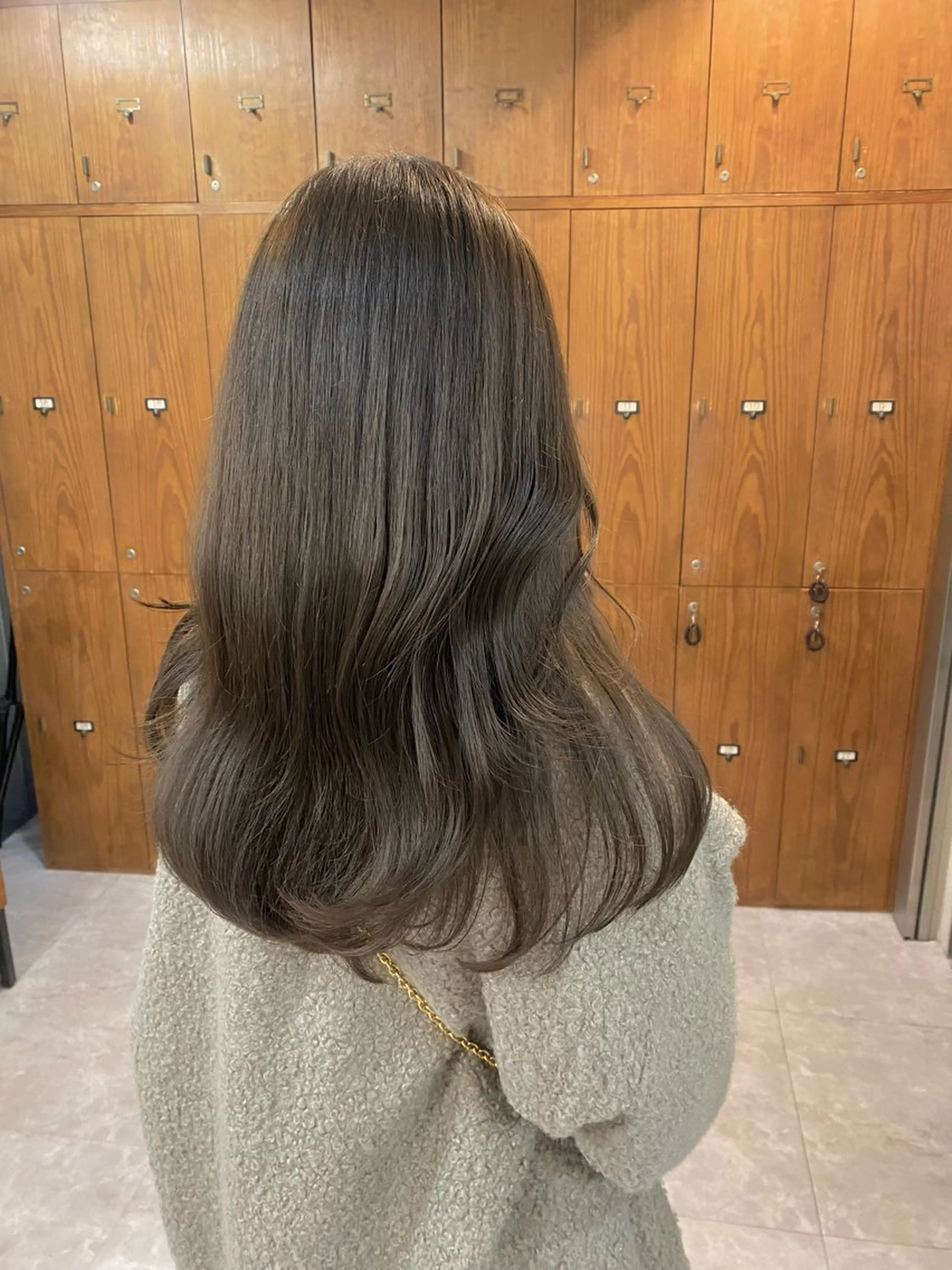 セミロング カラー カット ヘアカラー トリートメント ヤスザトアヤノ ／レイヤー／オリーブのヘアスタイル