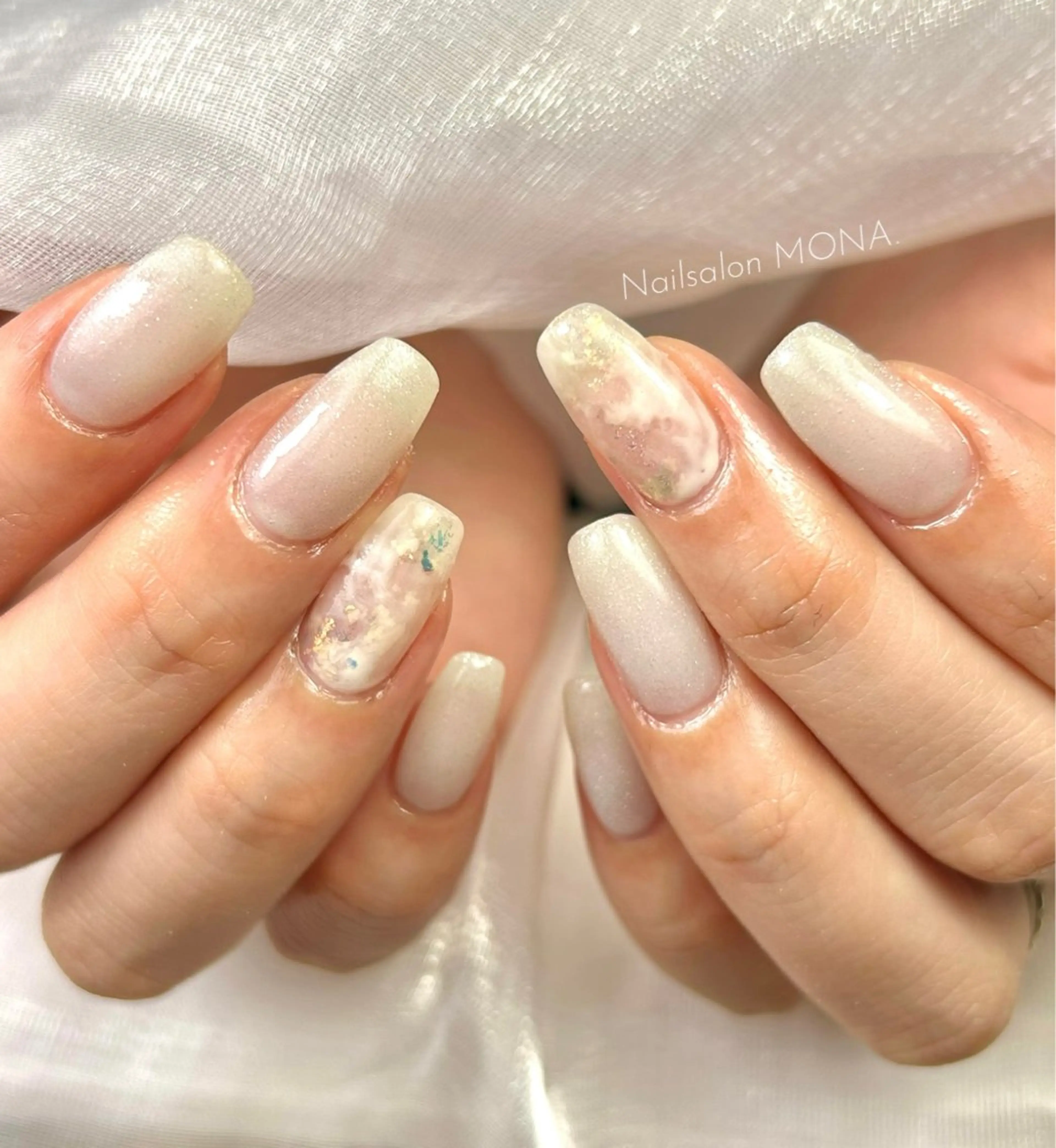 ネイル ニュアンスネイル ホワイト ハンドネイル Nailsalon MONA.のネイルデザイン