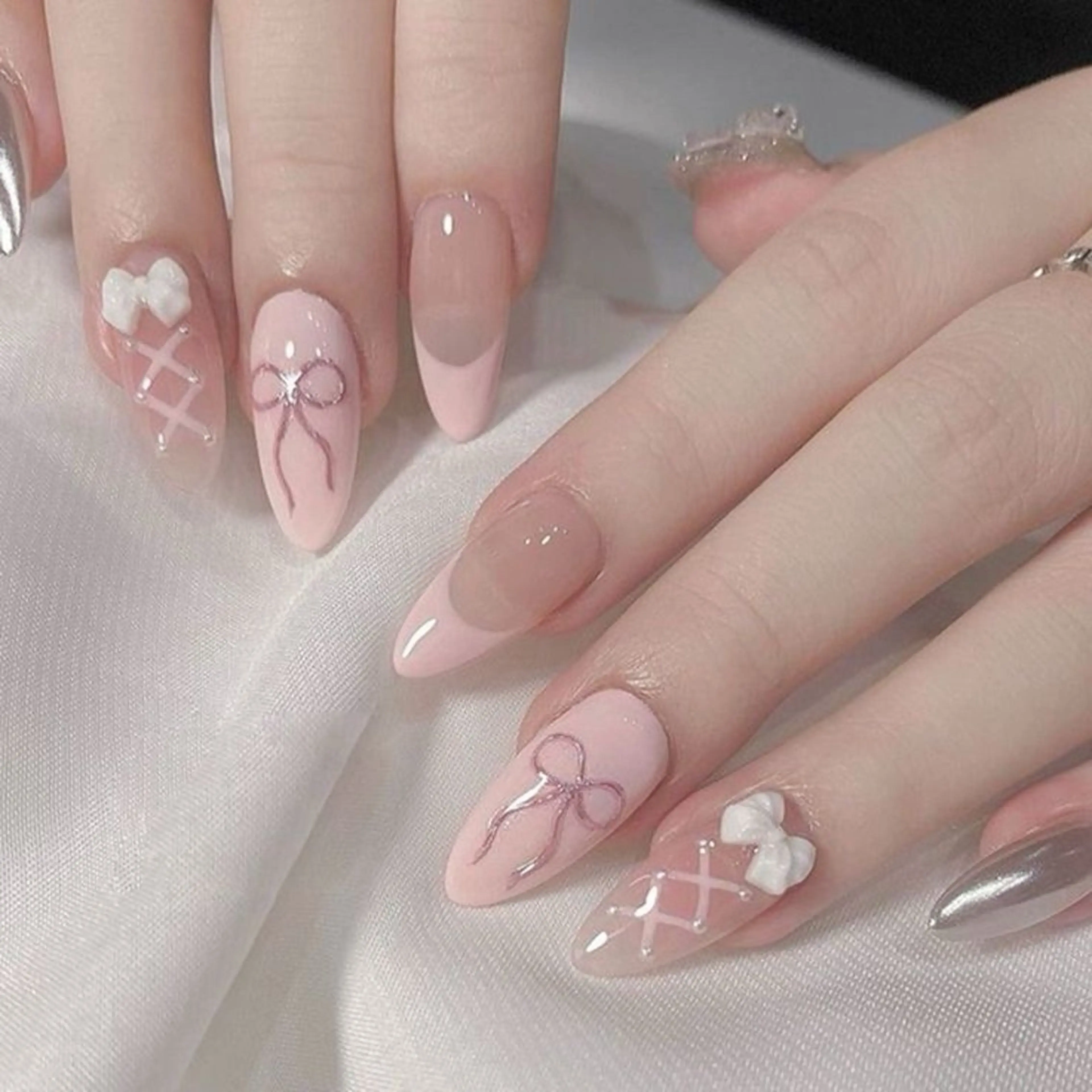 ネイル チークネイル フレンチネイル グラデーション 韓国ネイル マグネットネイル Hana nail所属・Hana Nailのネイルデザイン