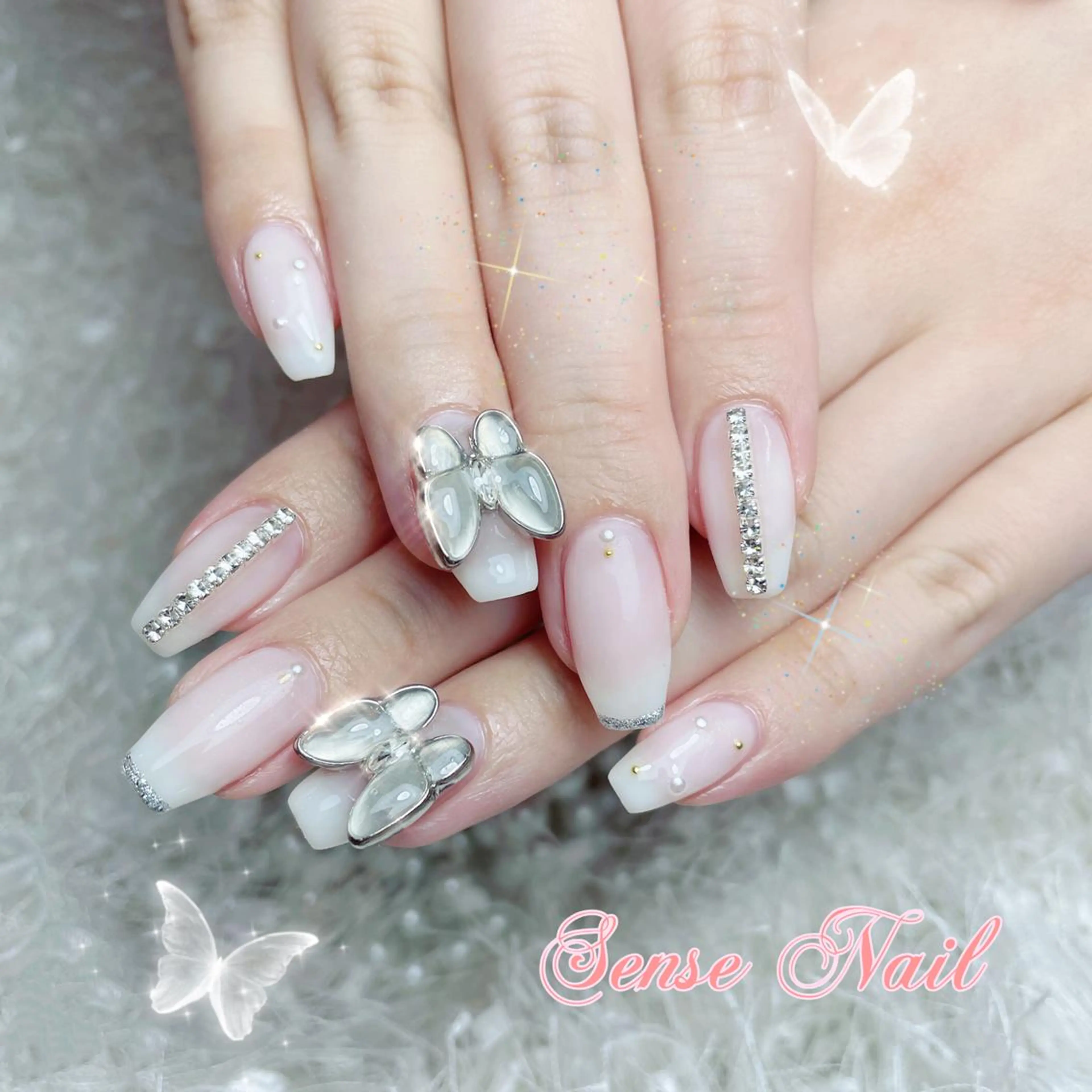 ネイル ハンドネイル ハンドケア Queenie 🦋のネイルデザイン