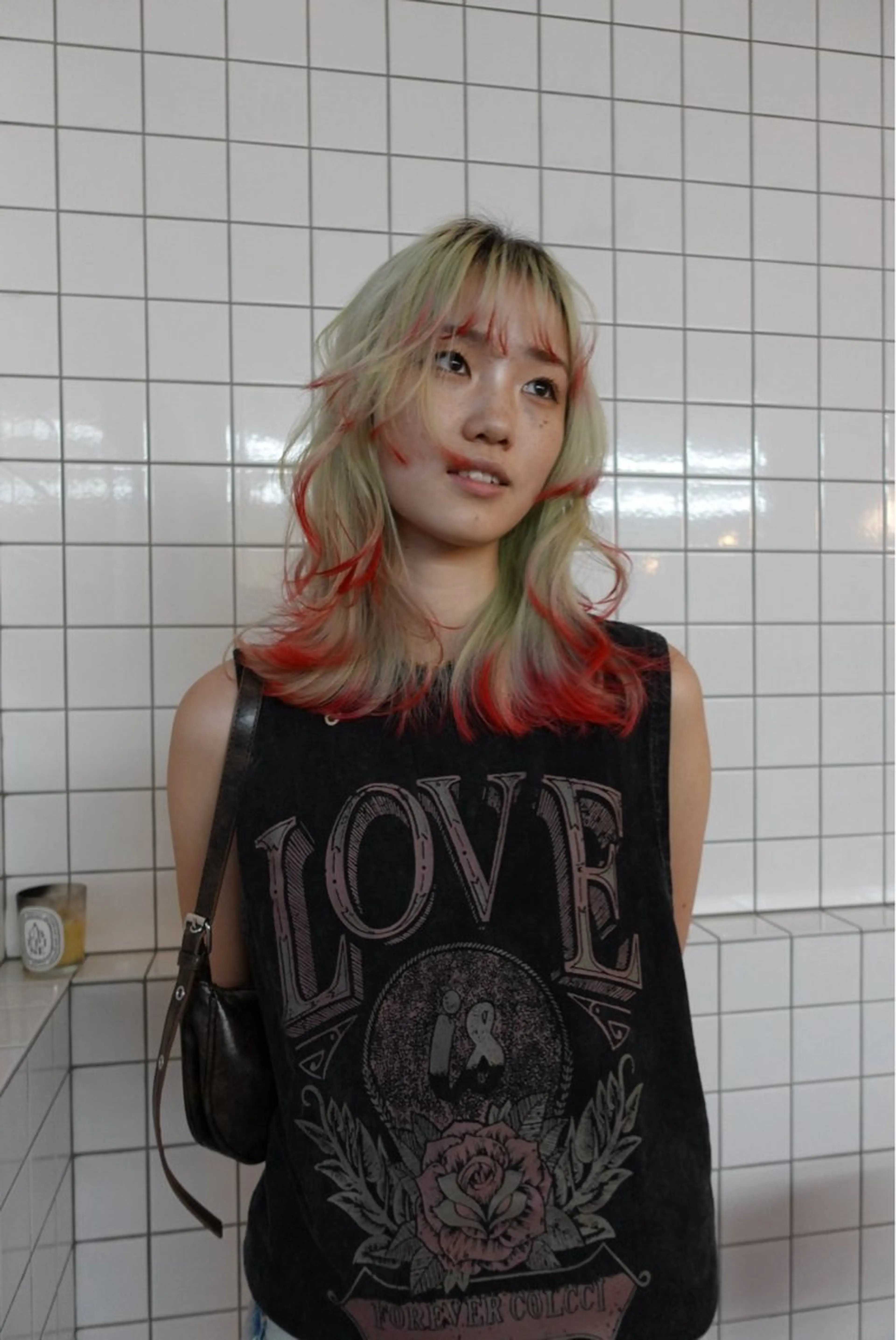 ミディアム カラー ブリーチ ブロンド ケアブリーチ 透明感カラー ダブルカラー ヘアカラー トリートメント ヘアセット ニュアンスレイヤー ハイトーンカラーのヘアスタイル