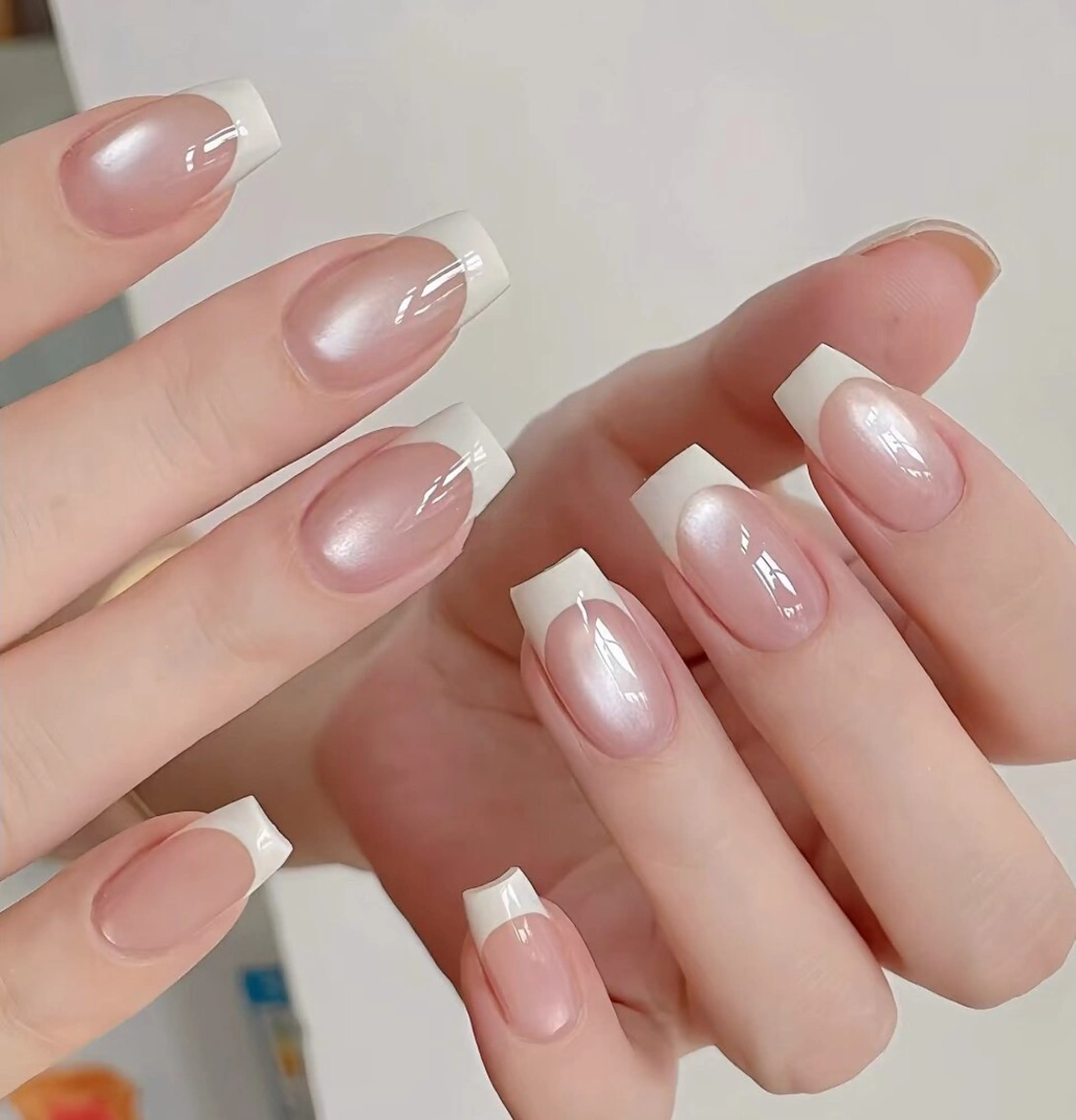 《HAND》カラーフレンチ/カラグラ(ベースカラー込)の写真