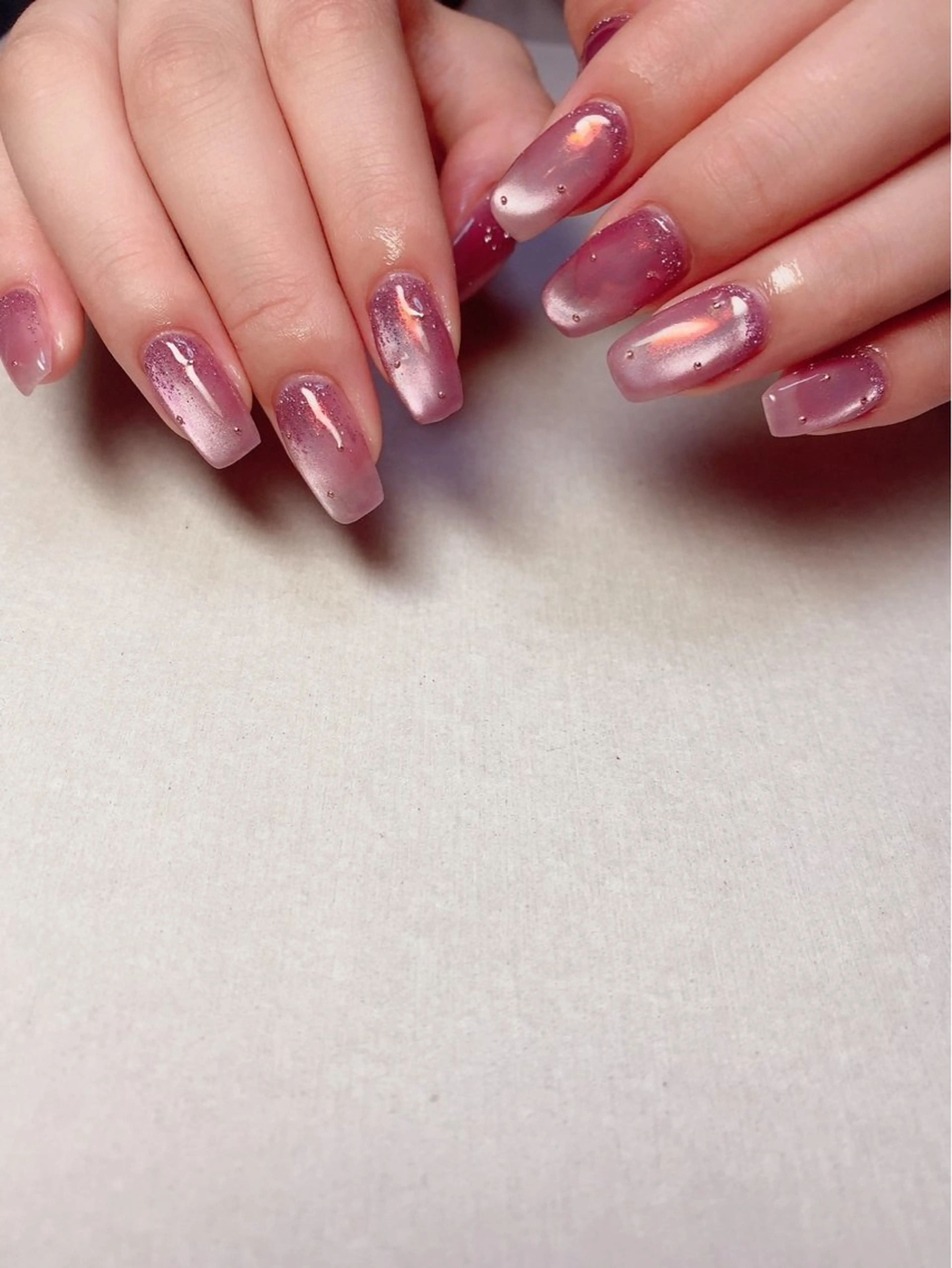 ネイル 氷ネイル・うるうるネイル キラキラネイル マグネットネイル ワンカラーネイル パープル irooo 21のネイルデザイン