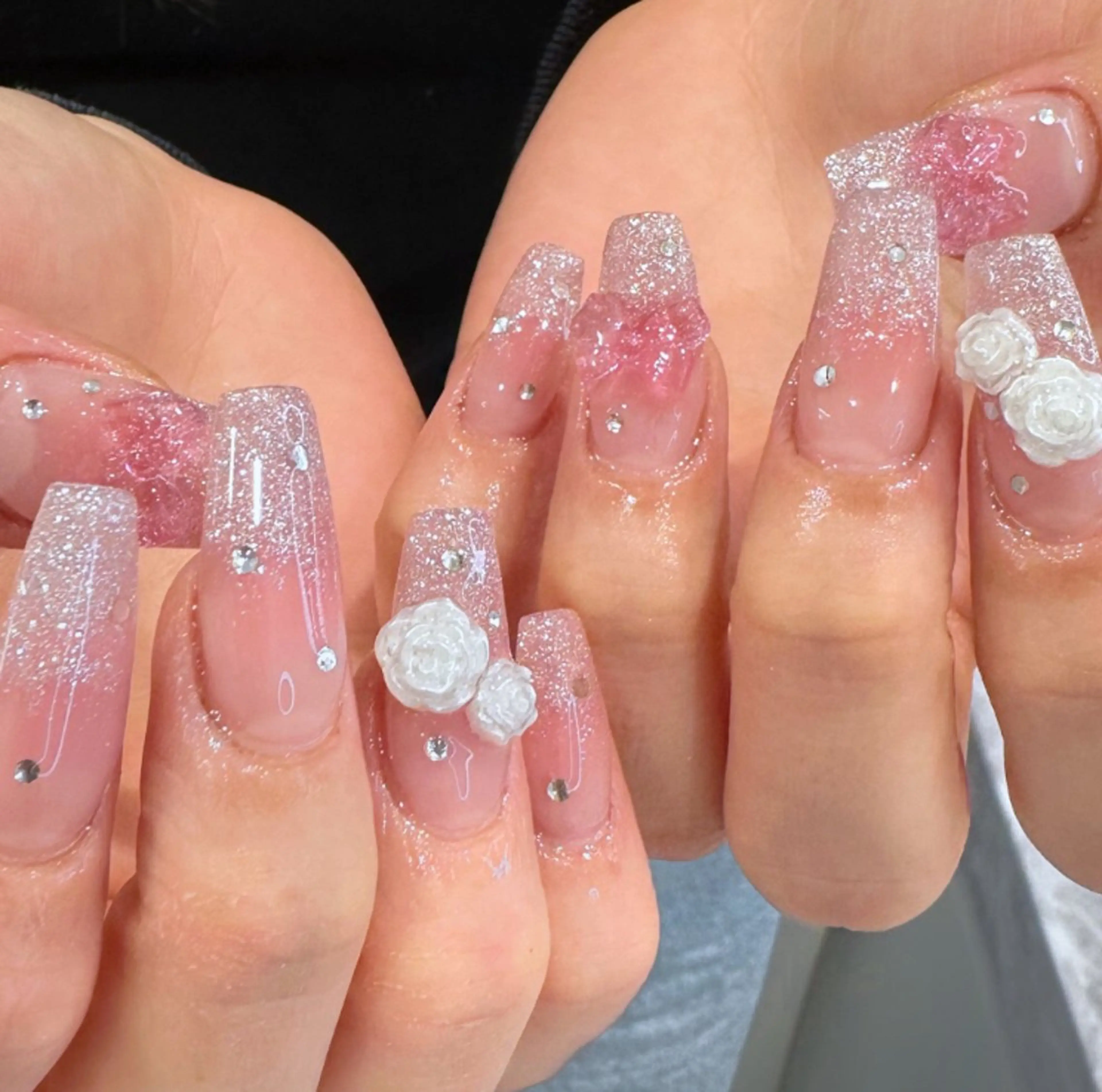ネイル 長さ出し グラデーション キラキラネイル 韓国ネイル ラメ(グリッター) ハンドネイル ハンドケア Chisa Nail Studio所属・リ リのネイルデザイン