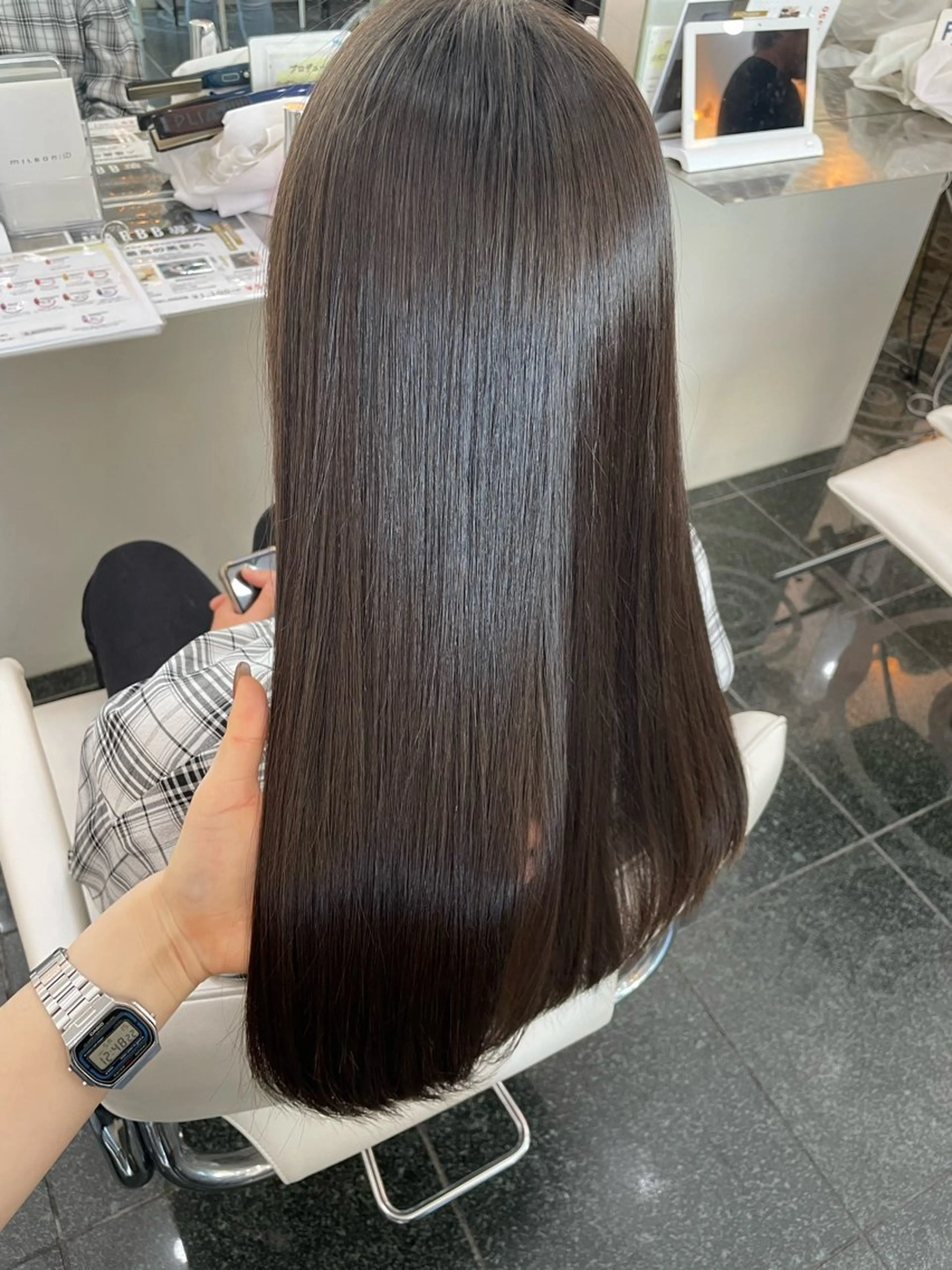 セミロング カット 縮毛矯正 ✨艶髪&レイヤー ✨小清水友紀のヘアスタイル