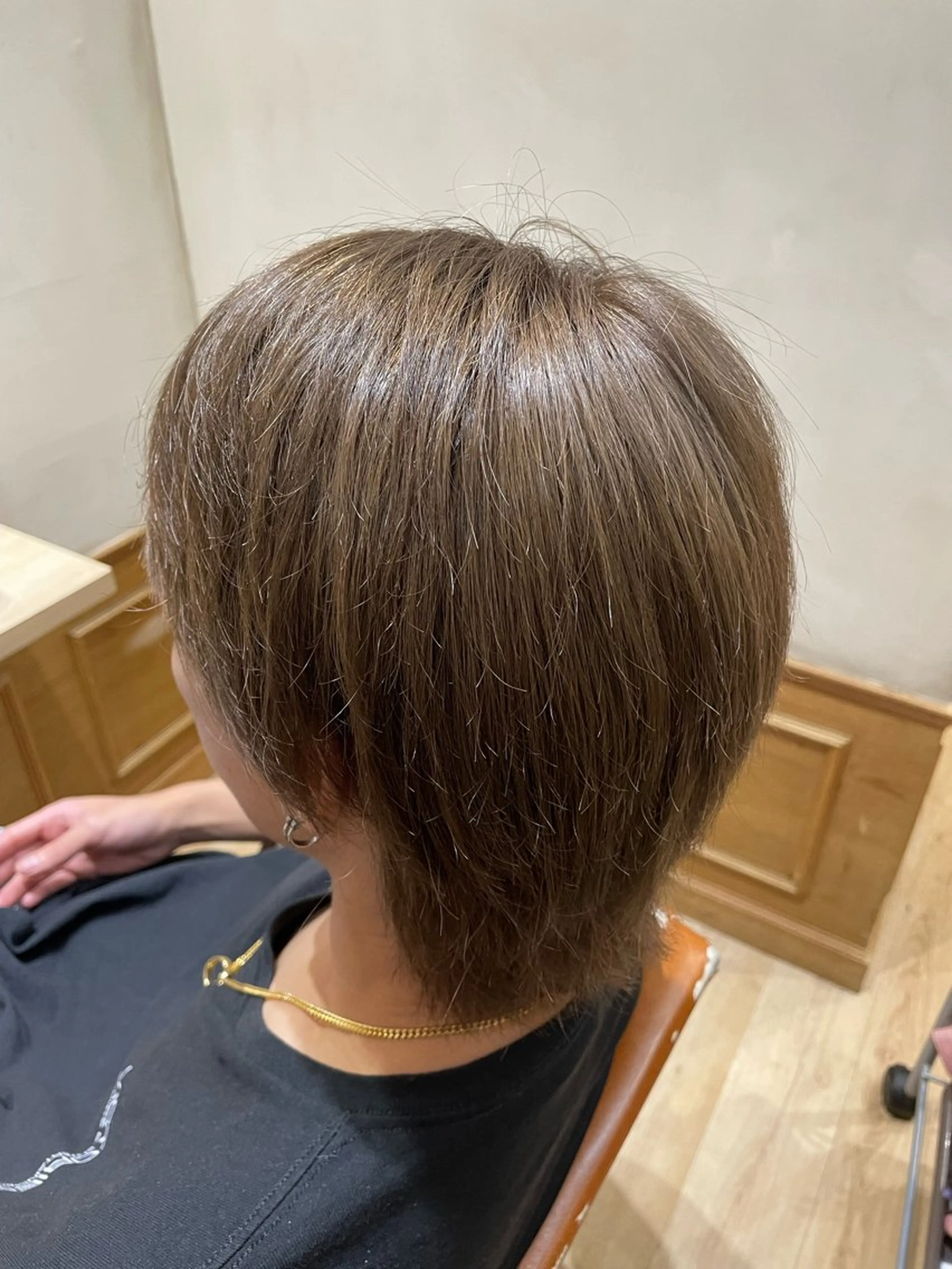 ショート カラー ベージュカラー ミルクティーベージュ Agu hair ferdi 千歳烏山店所属・⚡️カネコ マサフミ⚡️のヘアスタイル