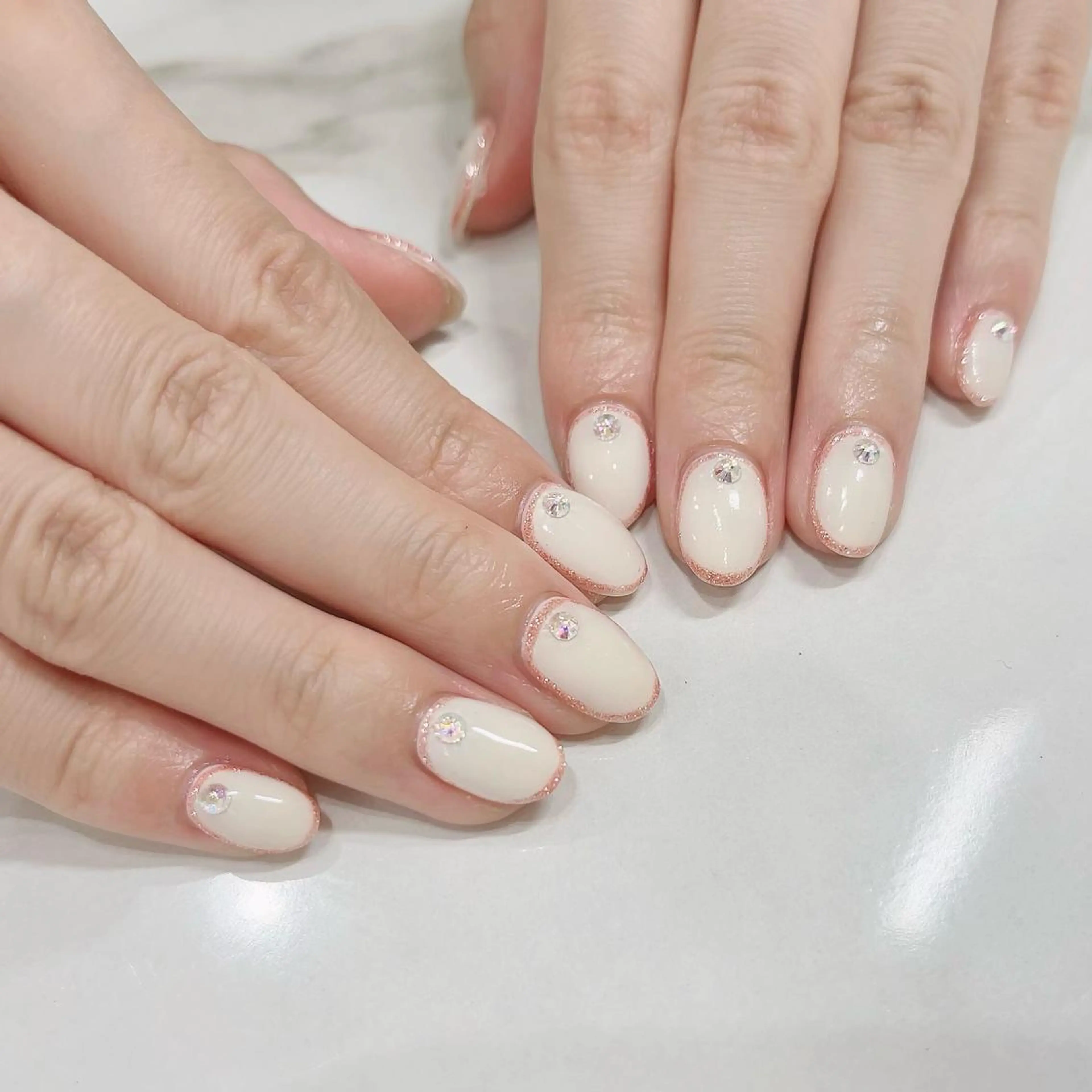 ネイル アートネイル ワンカラーネイル ストーンネイル li___nail 31のネイルデザイン