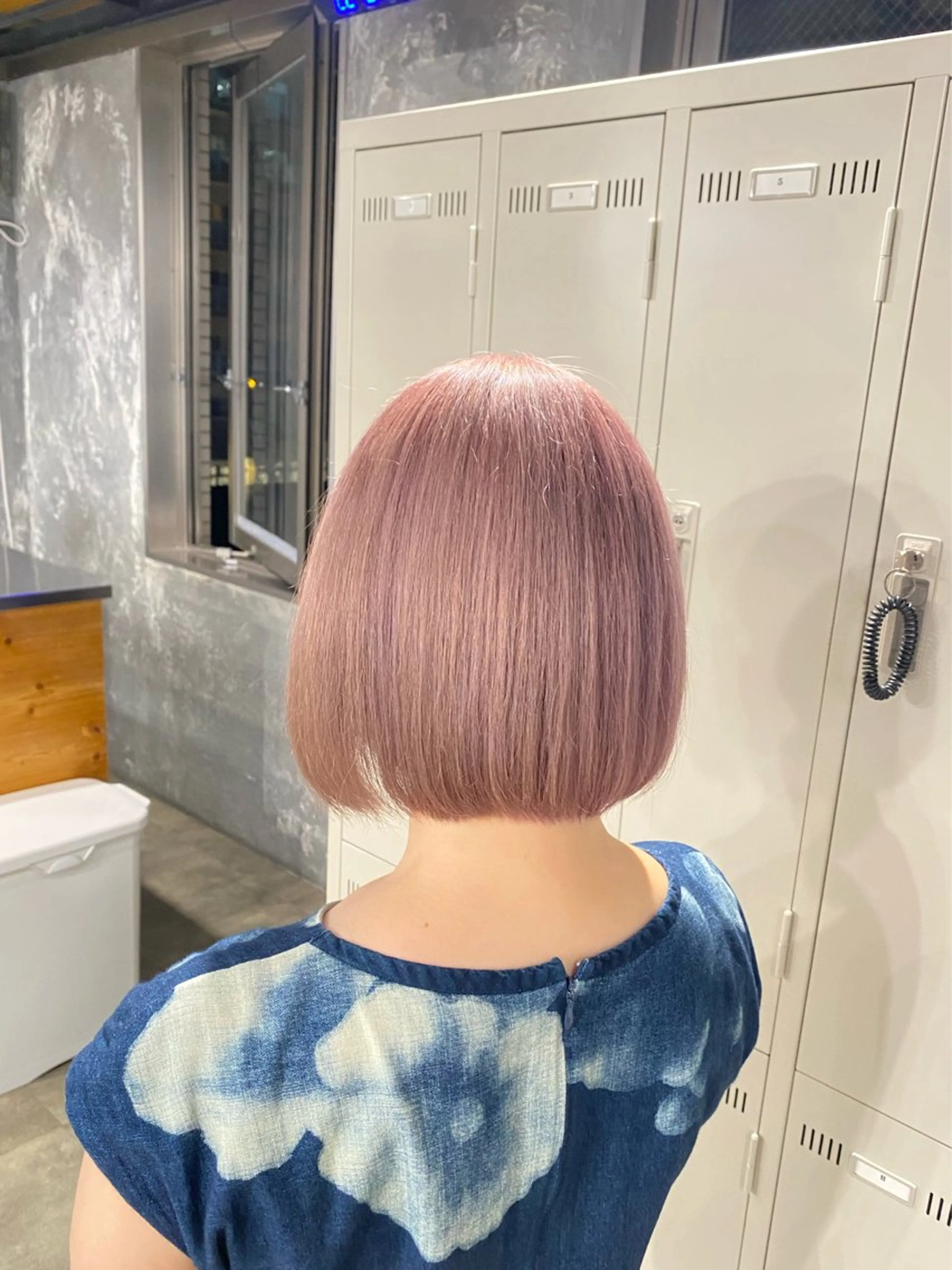 ショート カラー パーマ ヘアアレンジ 切りっぱなしボブ ボブ ショートヘア 🫧ハイトーン🫧 TOPstylistのヘアスタイル