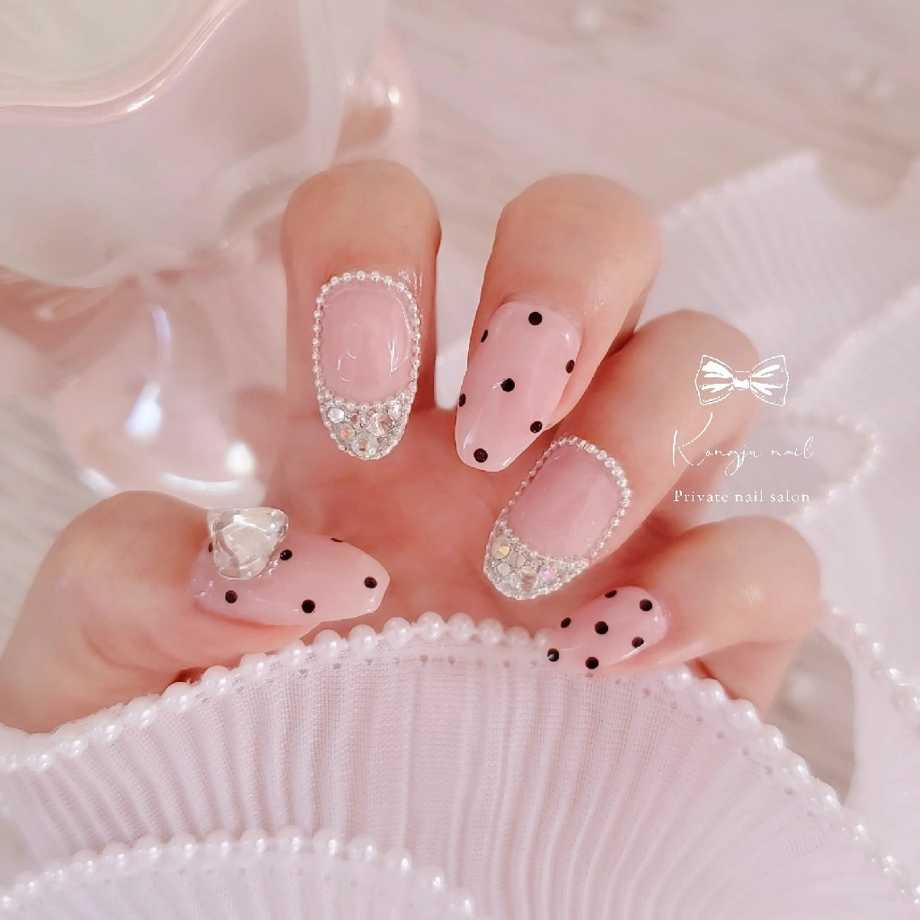 ネイル ハート ストーンネイル Kongju  nailのネイルデザイン