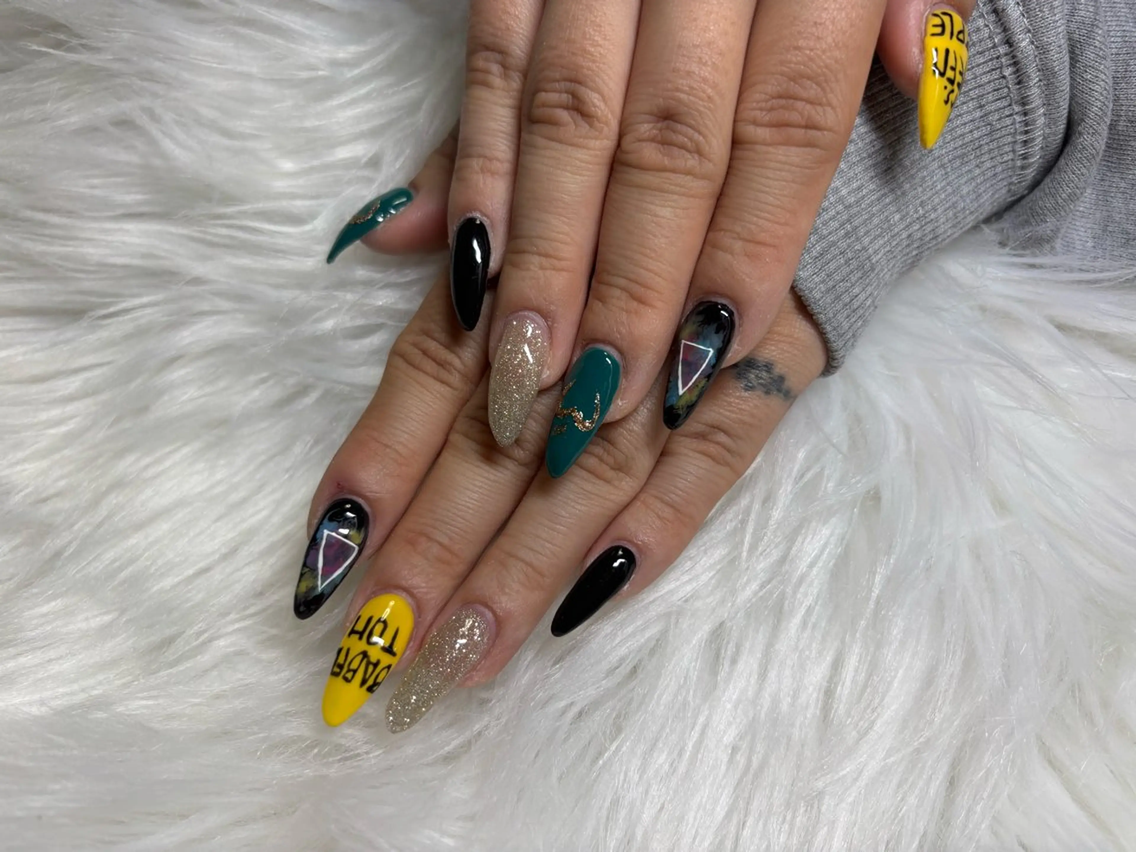 ネイル スカルプネイル ハンドネイル ハンドケア 里山 雛のネイルデザイン