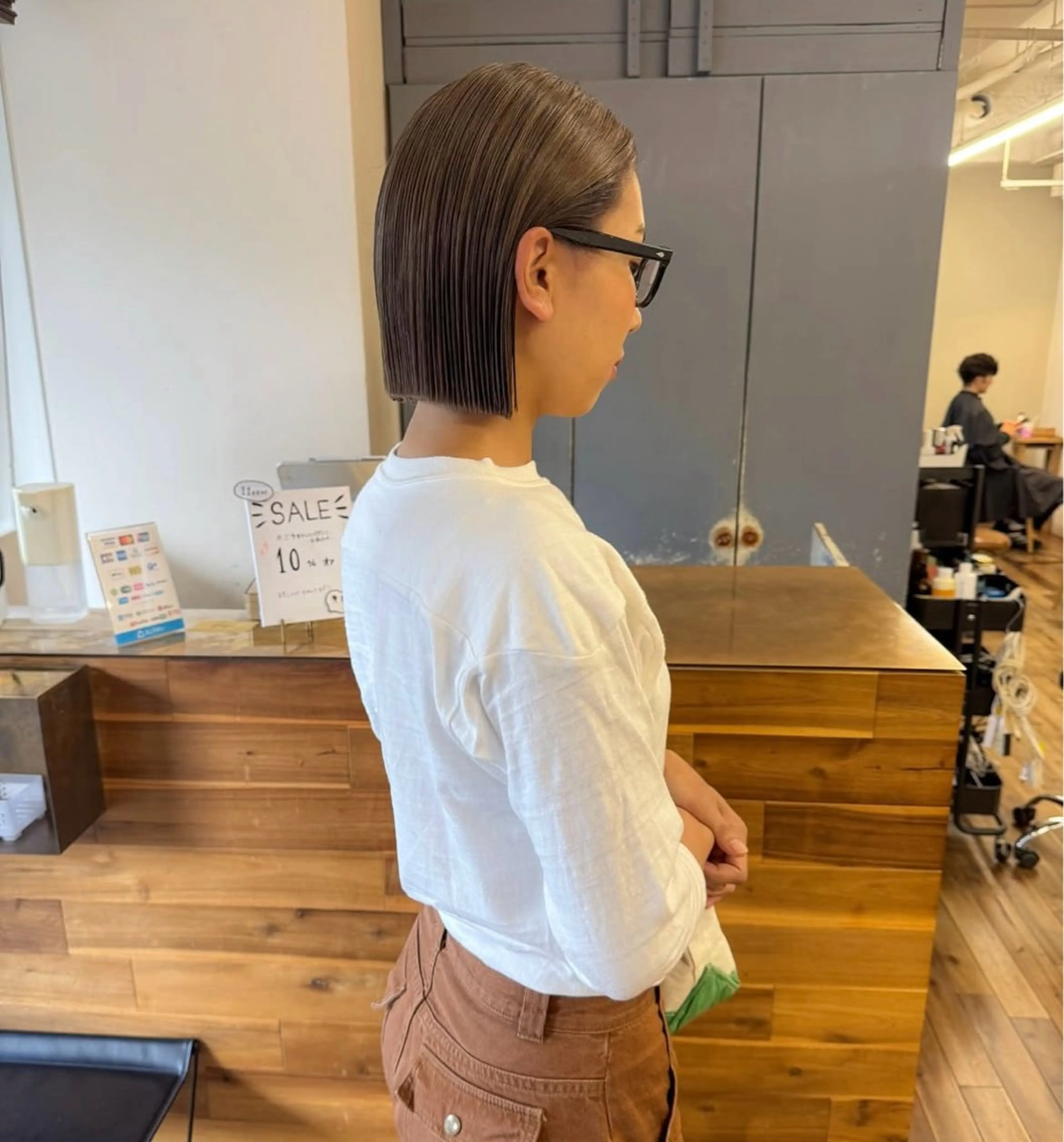 ミディアム 切りっぱなしボブ ボブ カット ヘアカラー siro所属・siro meruのヘアスタイル