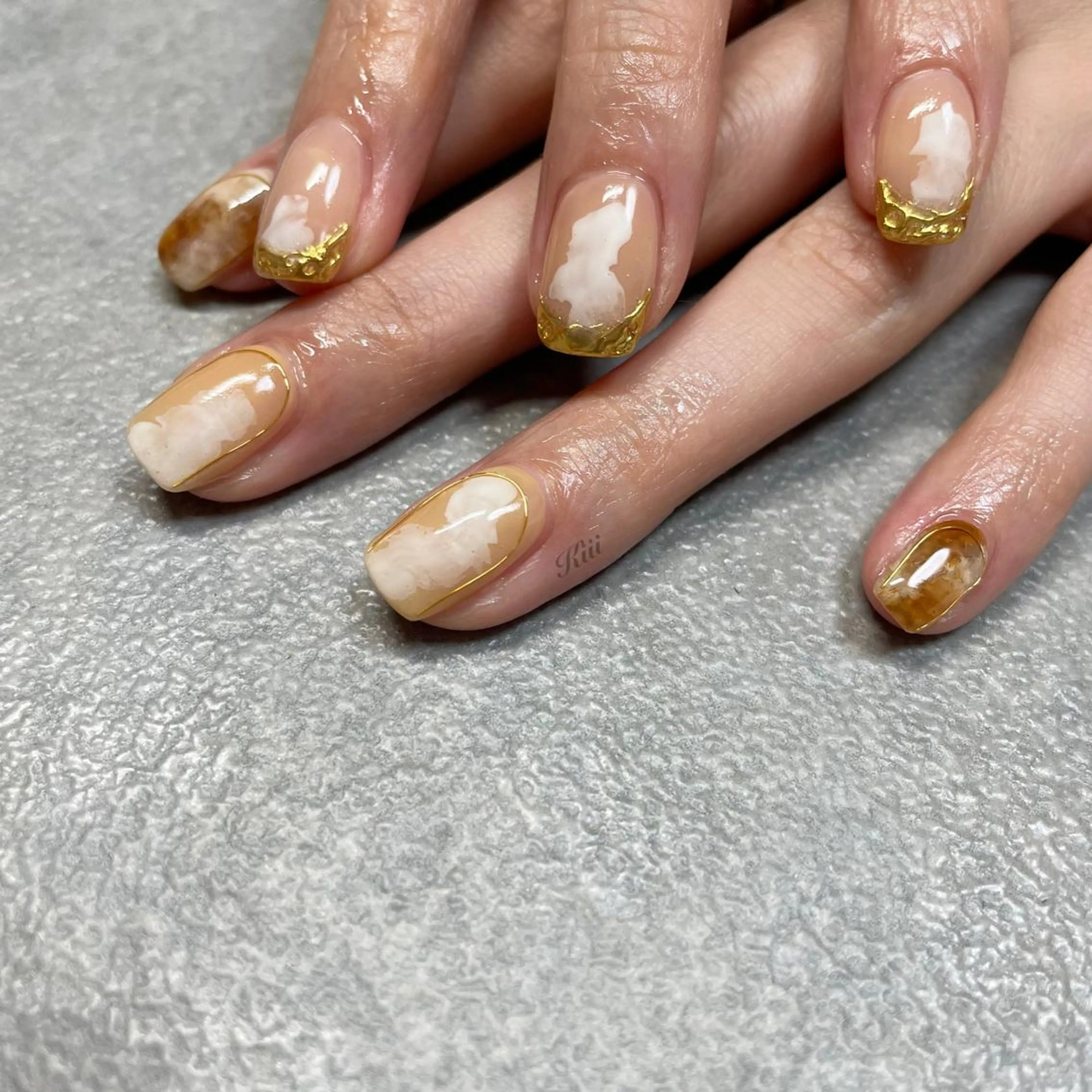 ネイル おそろいネイル ハンドネイル フットネイル kiii.__ ✴︎*のネイルデザイン