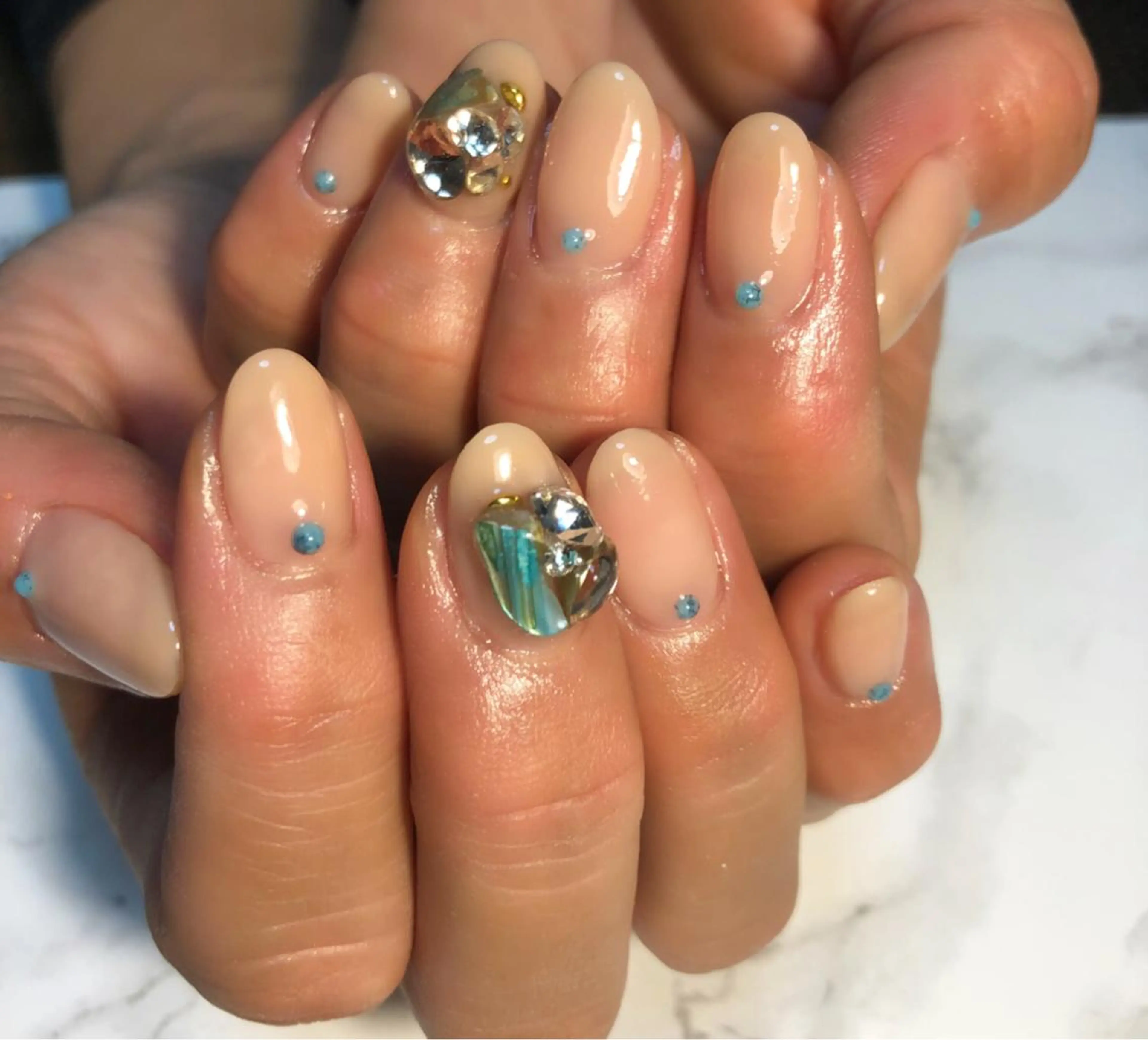 ネイル ストーンネイル ハンドネイル Nail salon Museのネイルデザイン