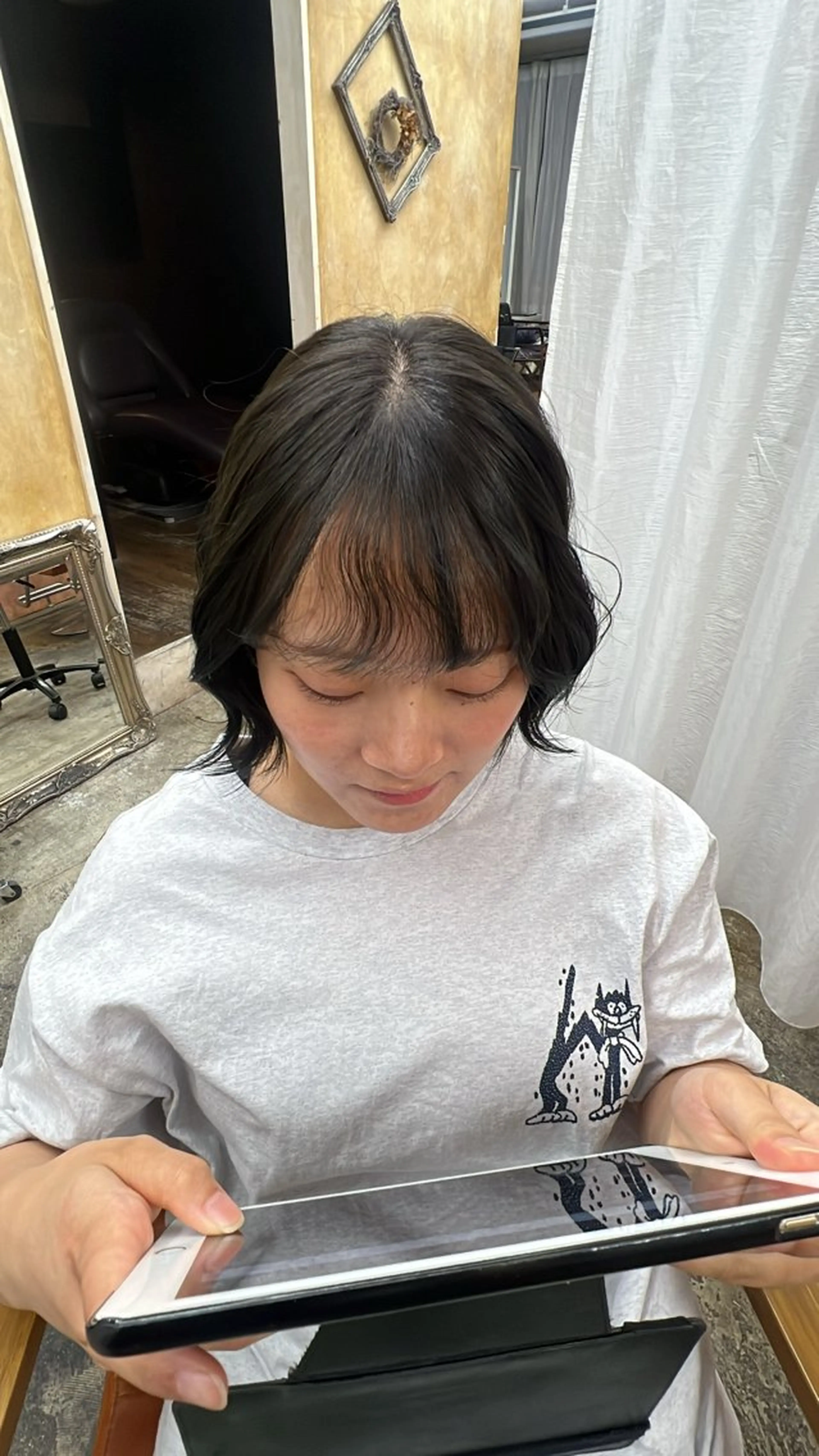 ショート ヘアカラー ともざねゆか UniQのヘアスタイル