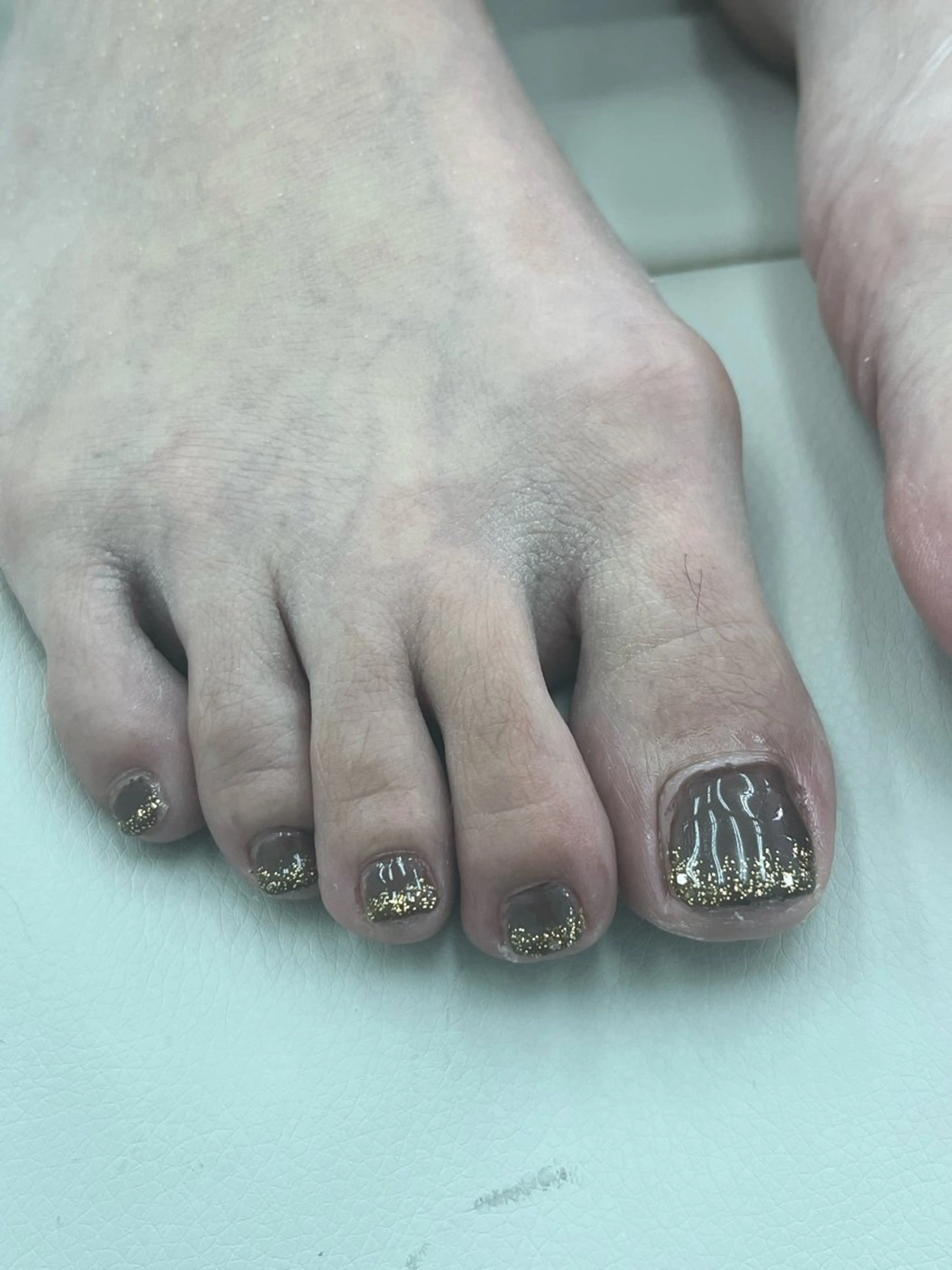 ネイル フットネイル ゴールド salon de hina所属・hina Aiのネイルデザイン