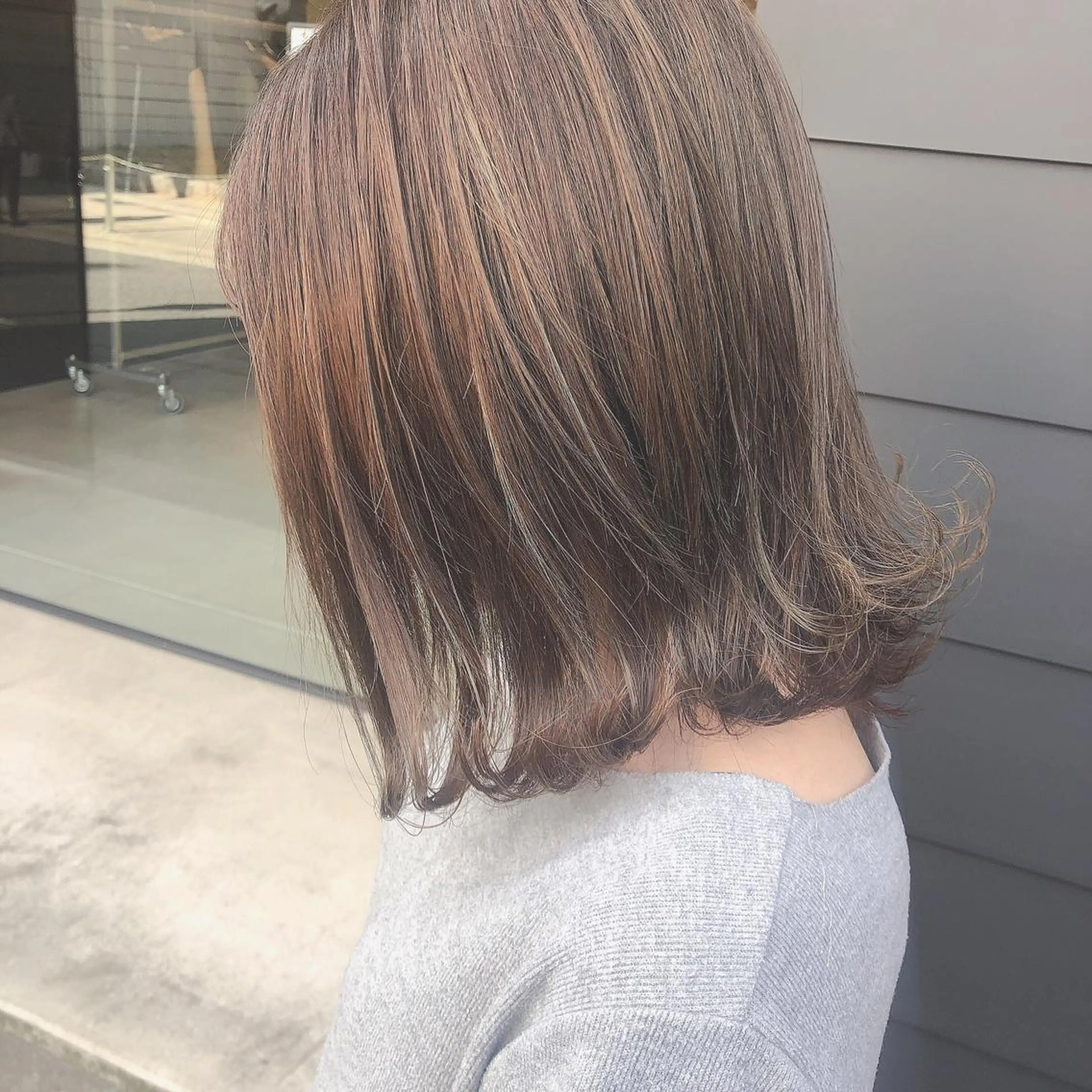 ミディアム カラー ヘアアレンジ 切りっぱなしボブ ボブ tre/e'所属・橋本 昇平のヘアスタイル