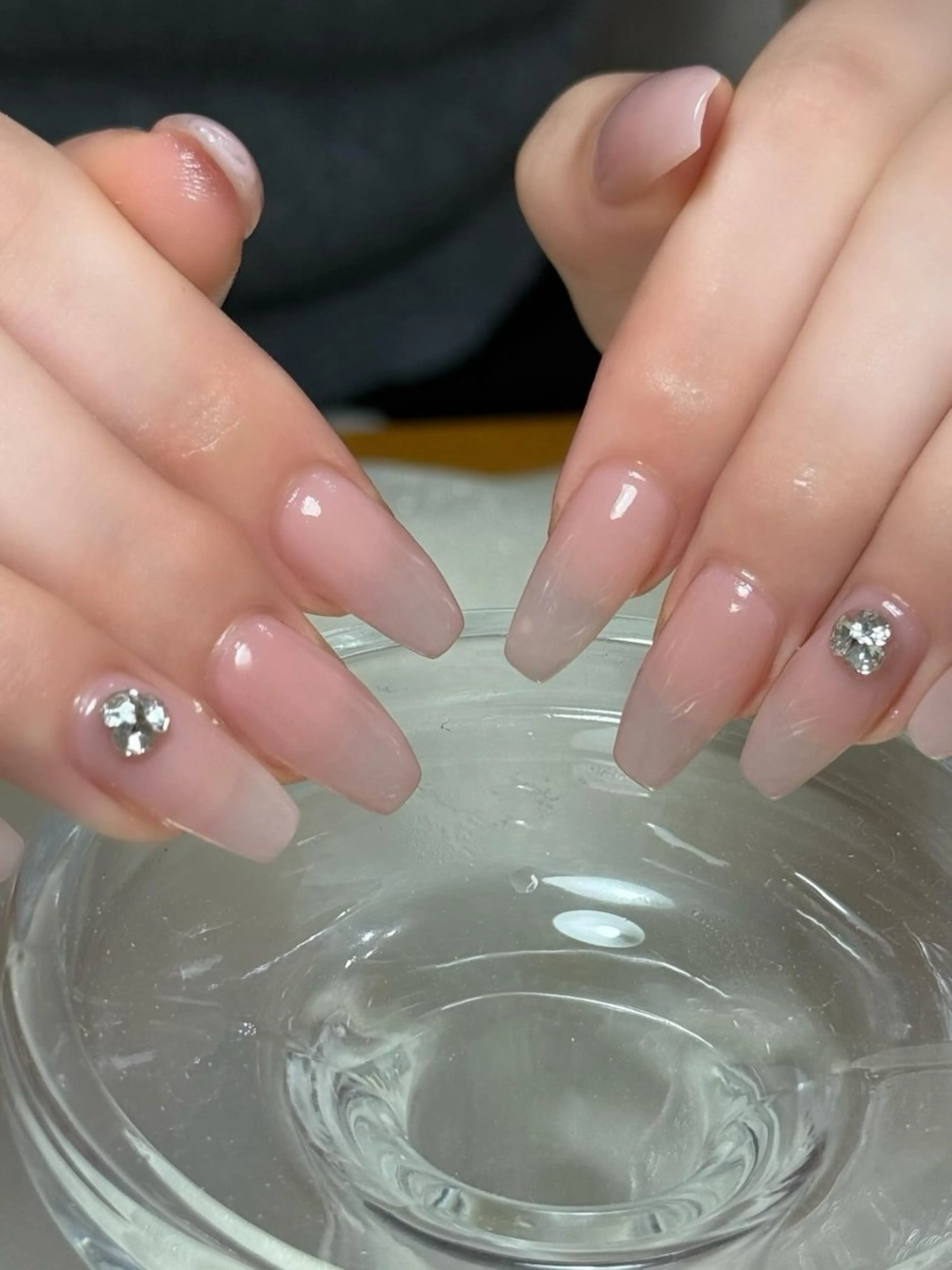 𝐡𝐚𝐧𝐝 スキンカラー🌷【𝑶𝑭𝑭無】の写真