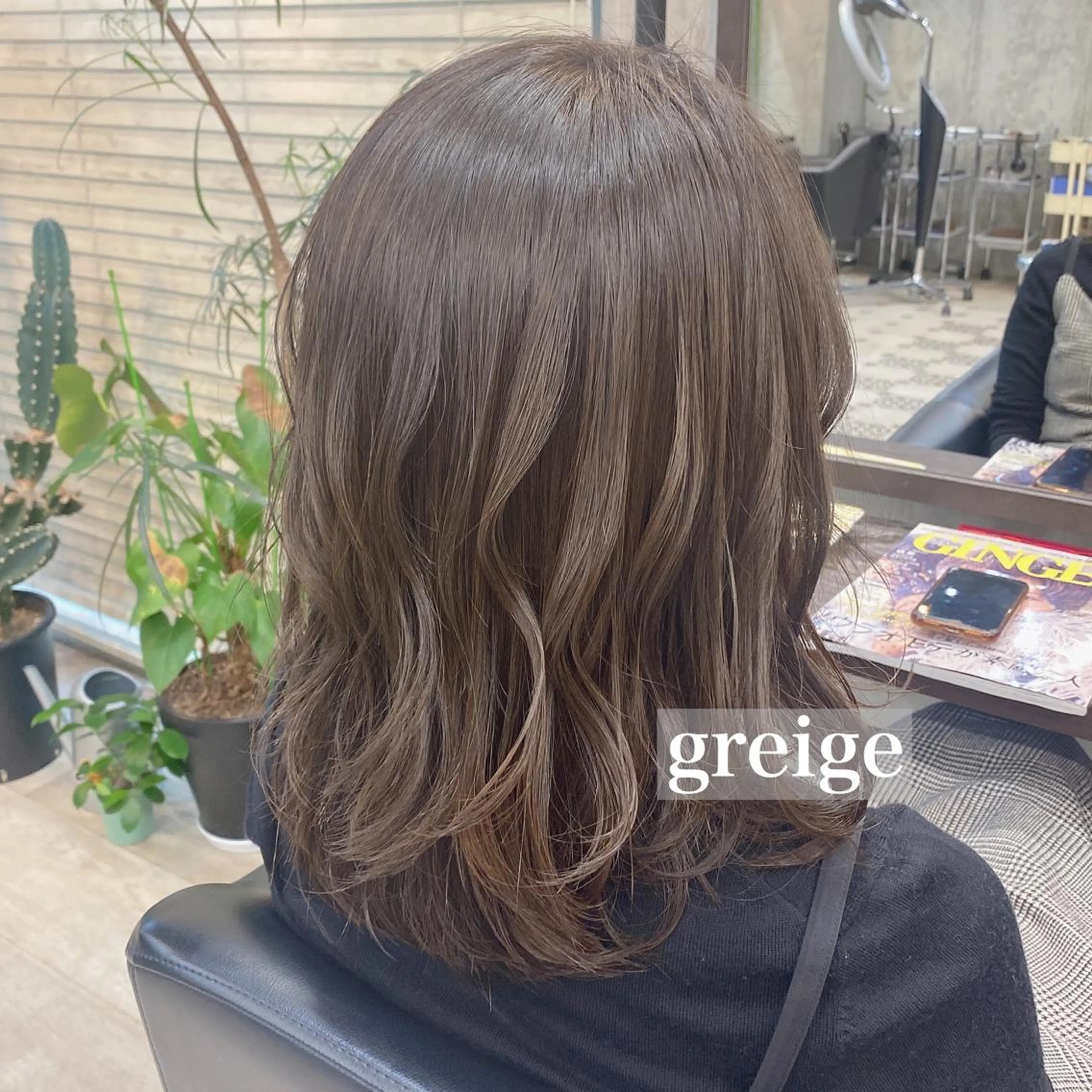 セミロング カラー セミロングパーマ グレージュ 学生 トリートメント 韓国ヘア☁️ mitsukiのヘアスタイル