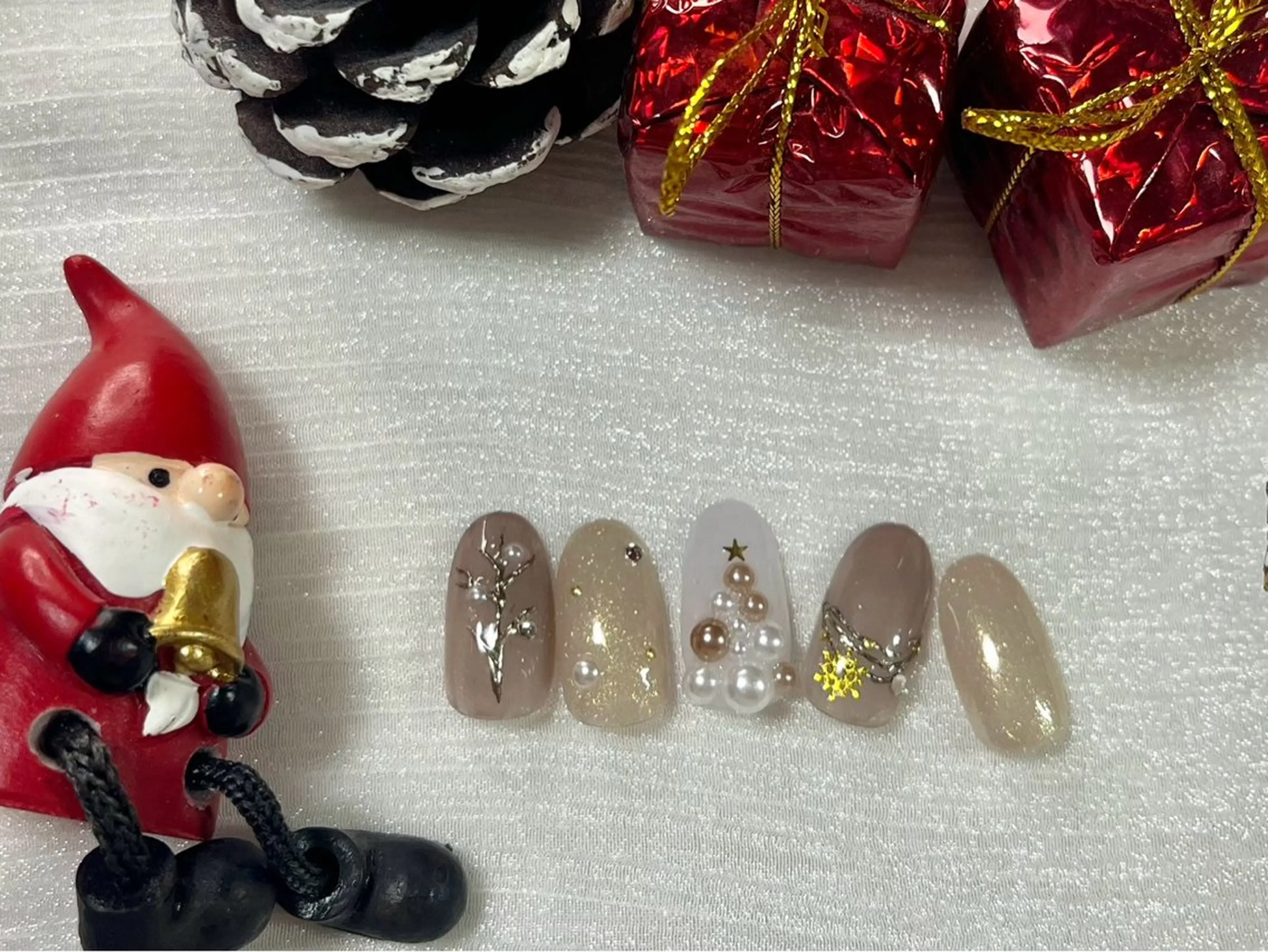 ネイル ジェルネイル キラキラネイル パラジェル 冬ネイル クリスマス ハンドネイル kiki nail 二子玉川のネイルデザイン