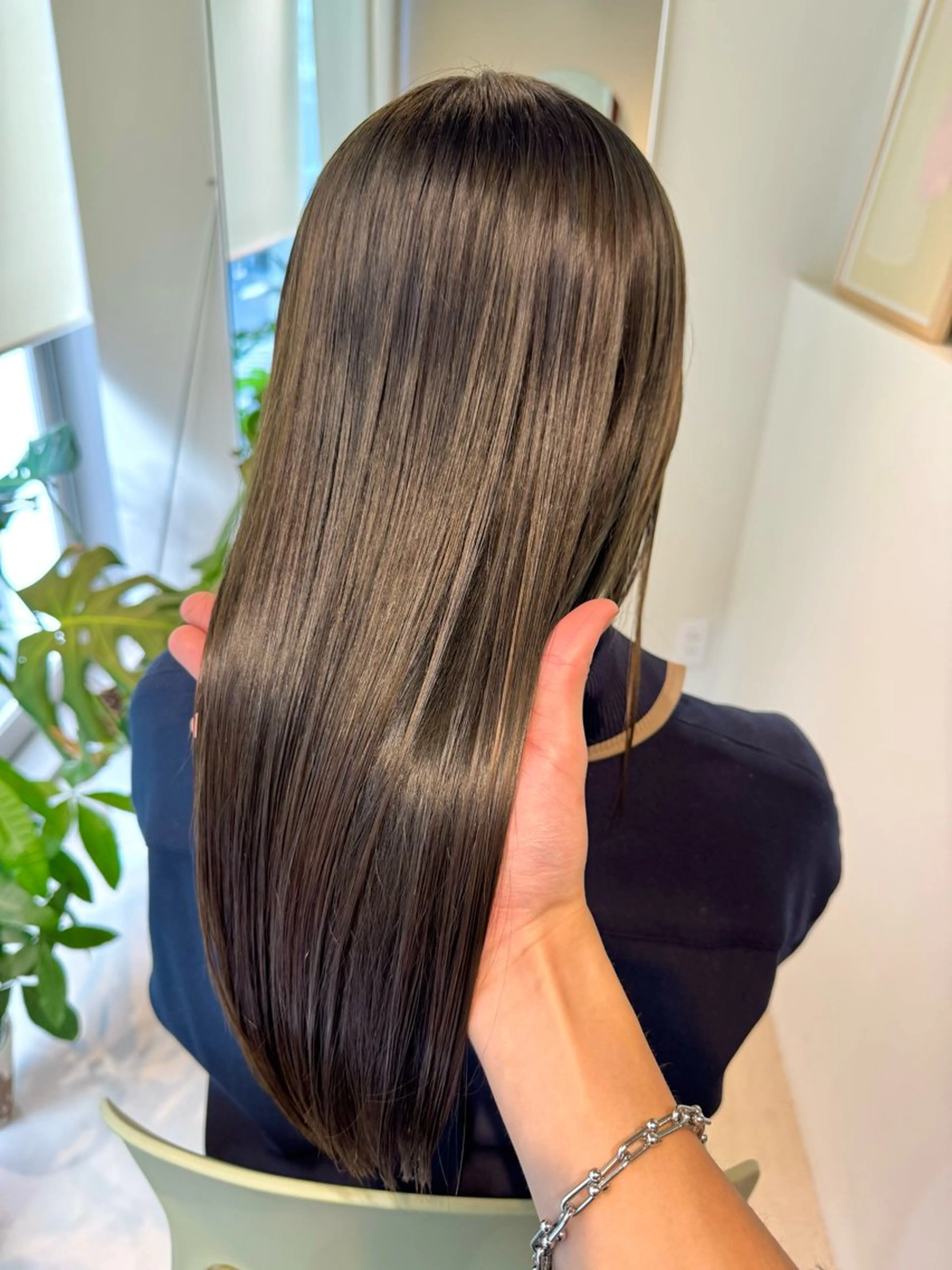 ロング 切りっぱなしボブ ショートボブ アッシュ ボブ ハイライト eto所属・髪質改善スペシャリス ト長尾勇弥/梅田中津のヘアスタイル