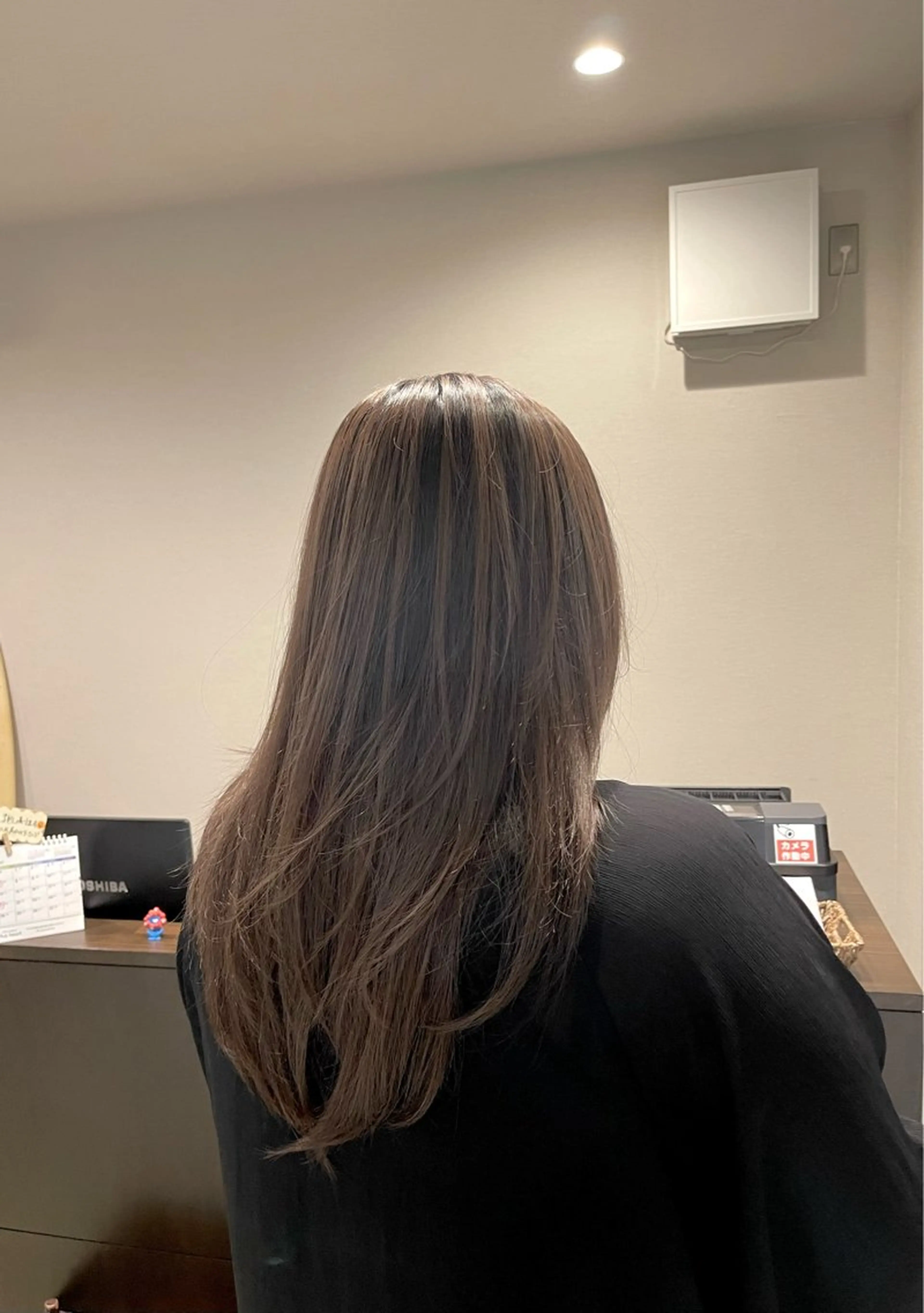ロング レイヤーカット ヘアカラー batik dua所属・尼丁 勇磨のヘアスタイル
