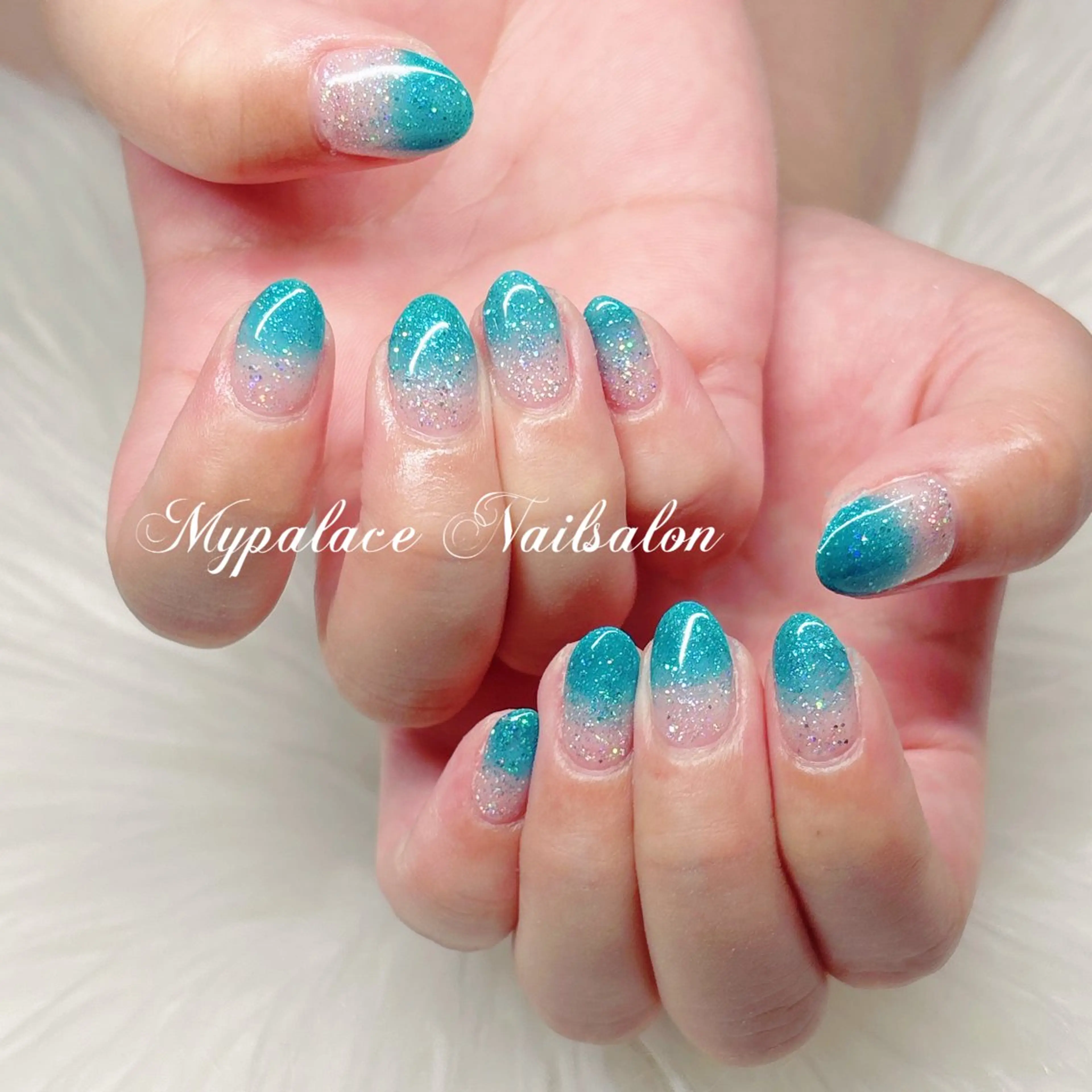 ネイル グラデーション グリーン キラキラネイル ラメ(グリッター) 夏ネイル ハンドネイル Yuis Nailスカルプ専門のネイルデザイン