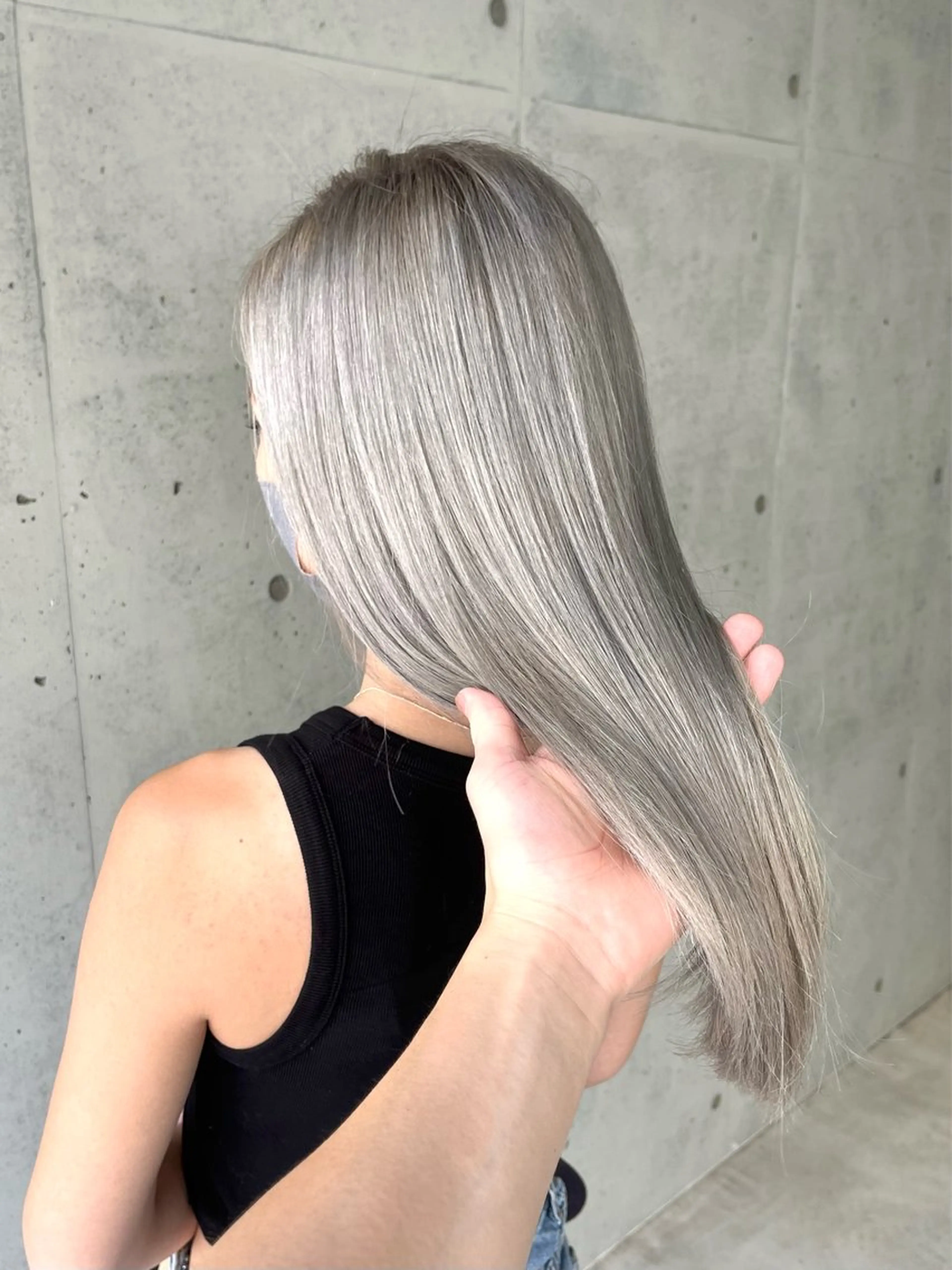 ロング カラー ベージュカラー シルバー シルバーベージュ カット ヘアカラー トリートメント ハイライト/ショート /ボブ/RYOHEIのヘアスタイル