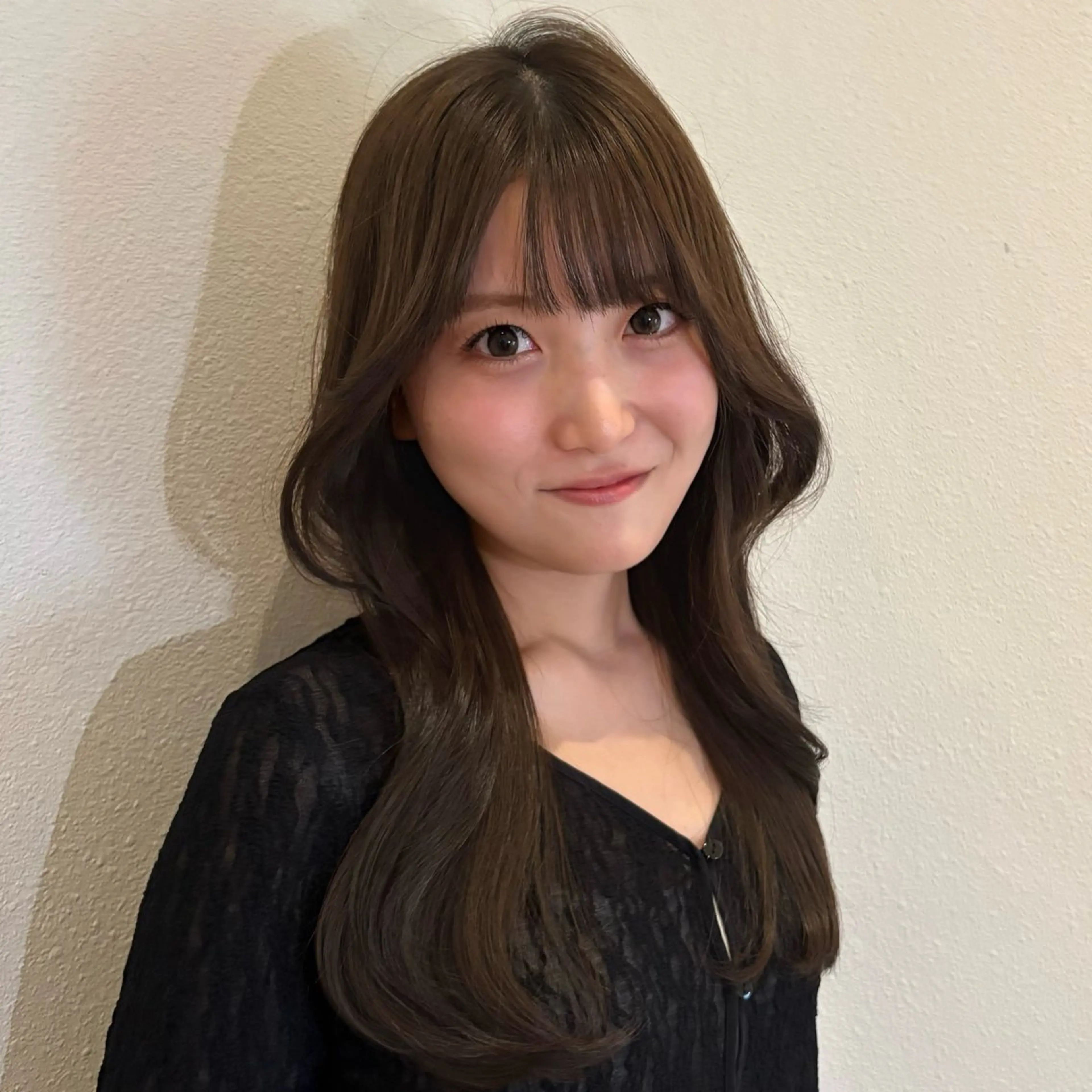 ロング カラー ベージュカラー オリーブベージュ 顔まわりレイヤー レイヤーカット 顔まわり/オフィス カラー/青栁優🔆のヘアスタイル