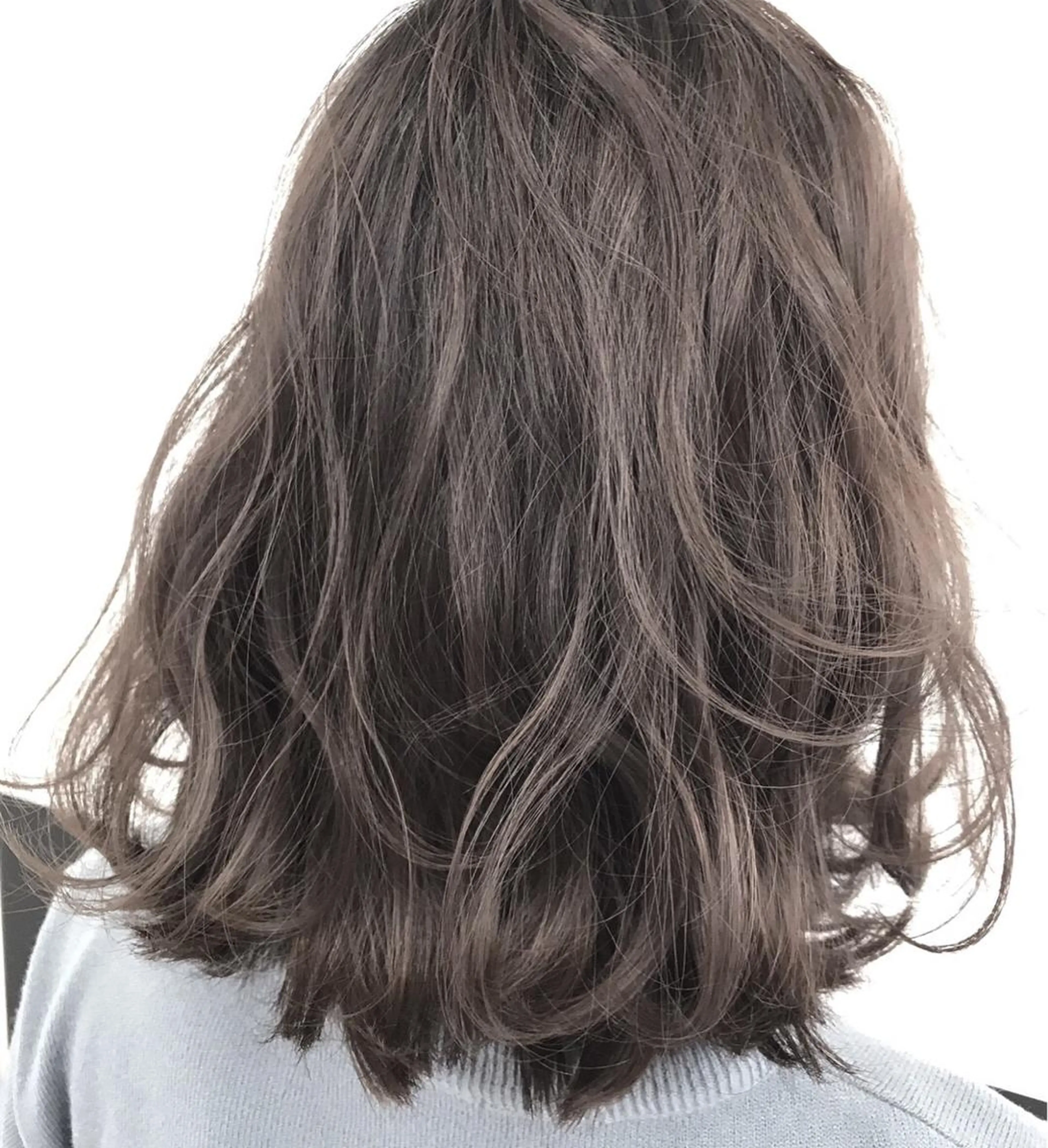 ミディアム カラー アディクシーカラー グレージュ ハイライトカラー ハイライト ヘアカラー BOX mico.のヘアスタイル