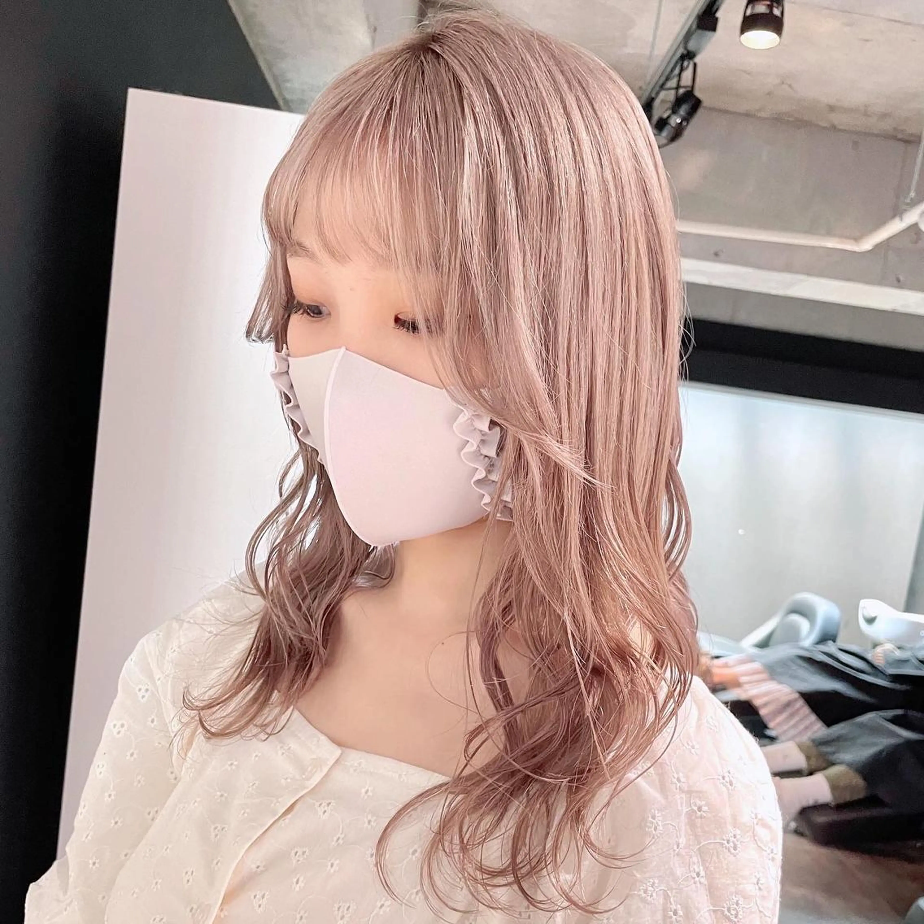 ロング カラー ベージュカラー ハイトーンカラー ハイトーンベージュ LINDO TOKYO所属・✨ハイトーン✨ 濱田知孝のヘアスタイル