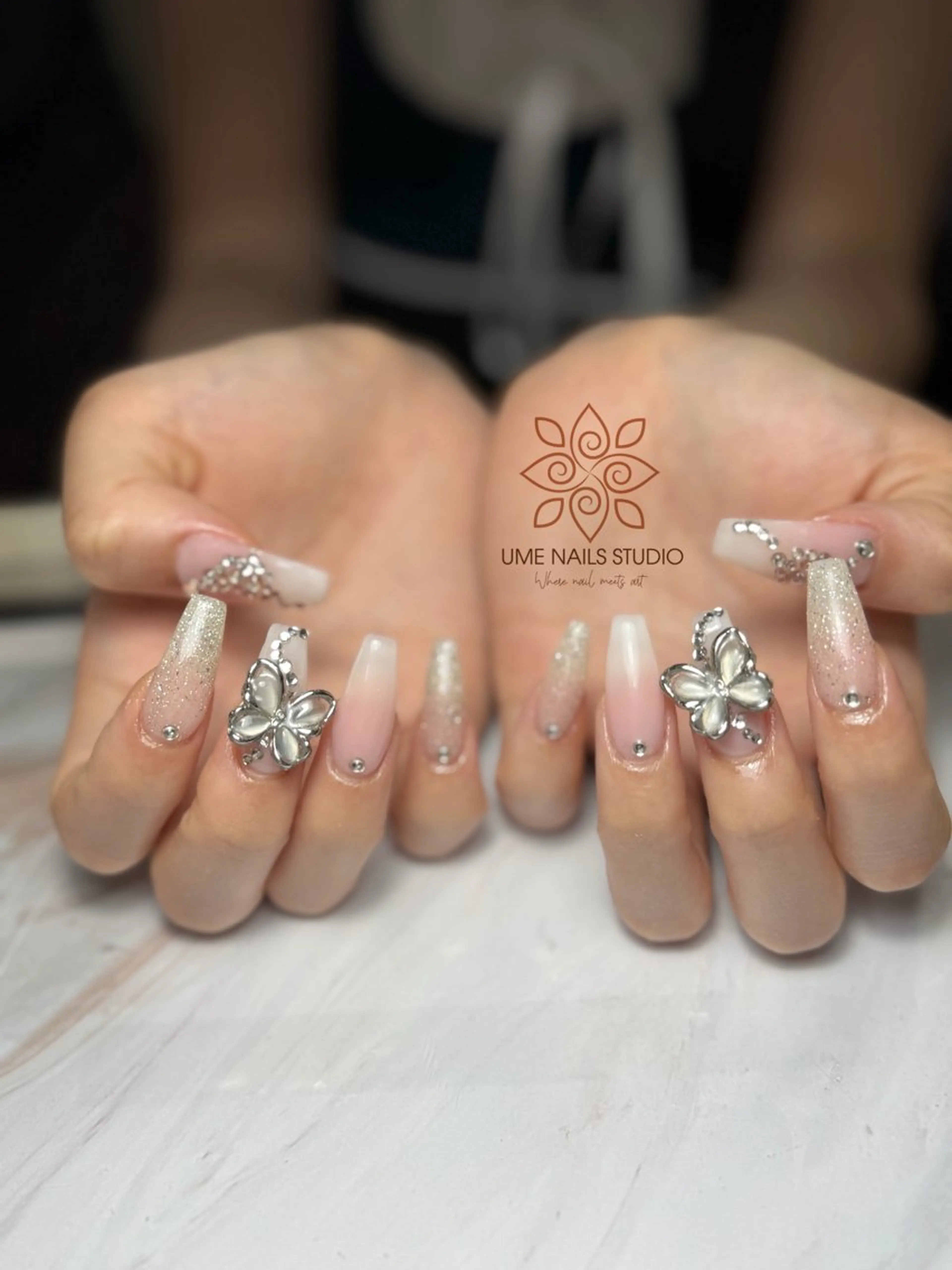 ネイル チークネイル クリアネイル ガーリー キラキラネイル 韓国ネイル ハンドネイル Ume Nail Studioのネイルデザイン