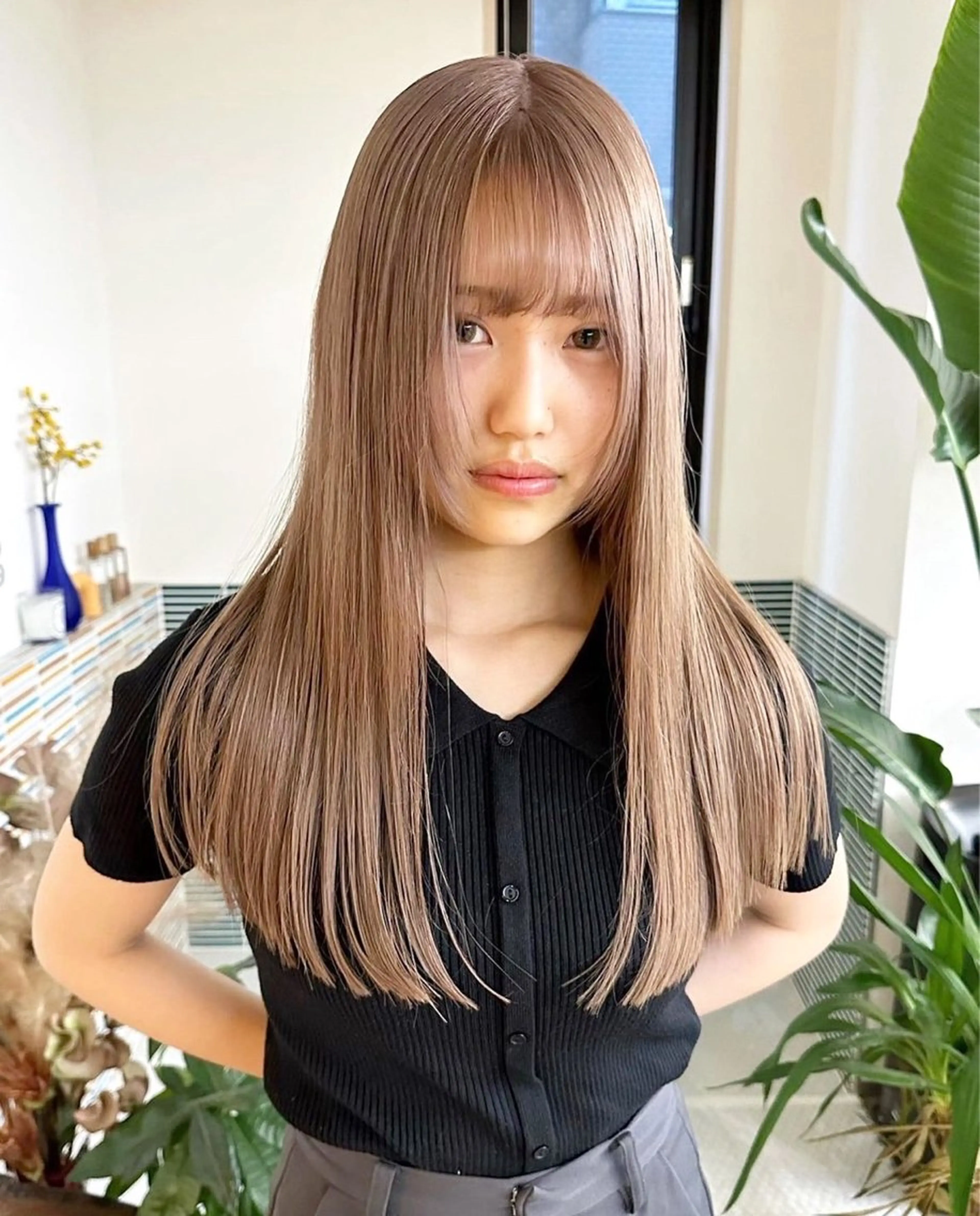ロング カラー ベージュカラー ブリーチ ミルクティーベージュ ヘアカラー ブリーチ透明感 mikaのヘアスタイル