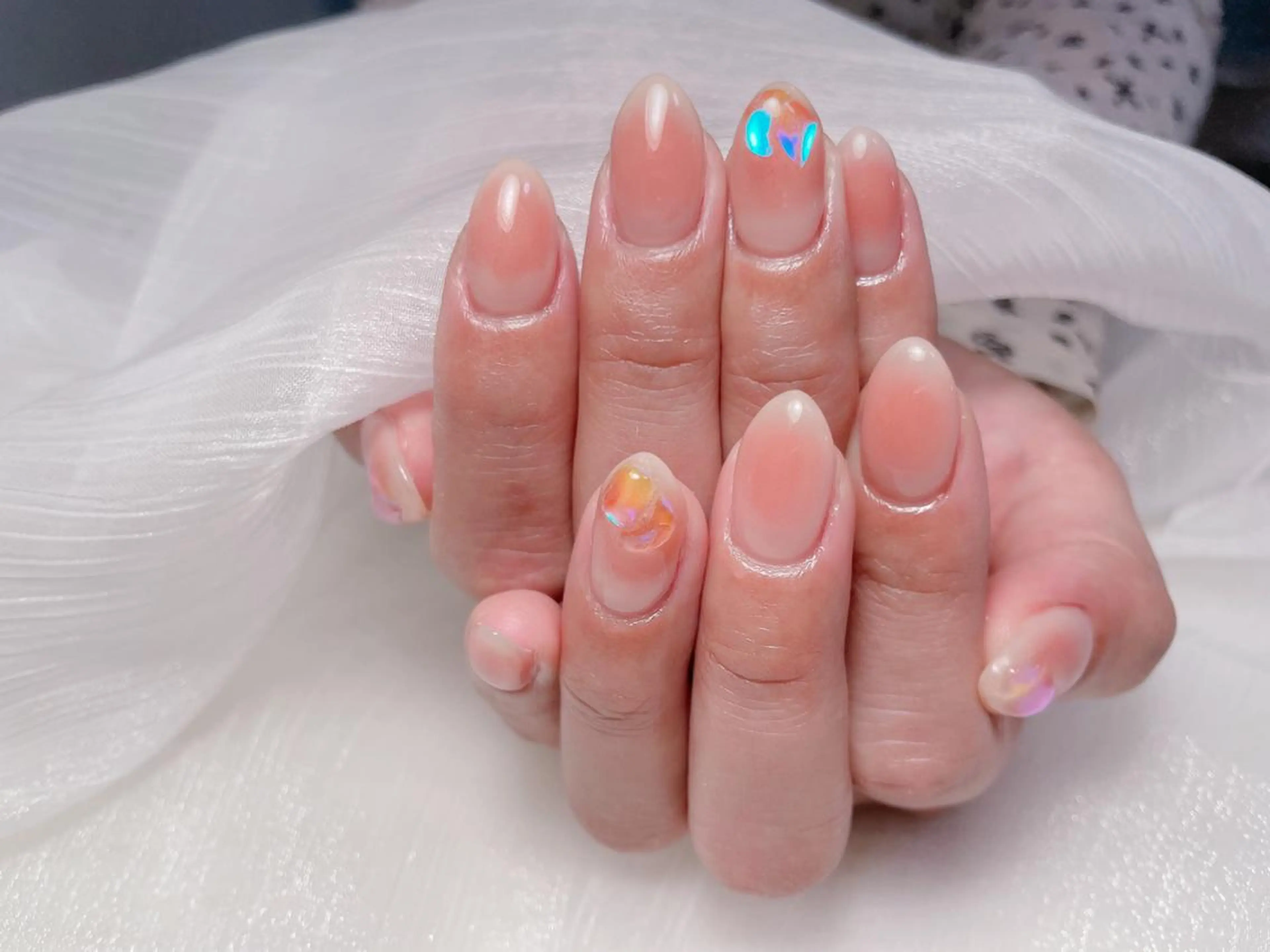 ネイル チークネイル グラデーション 氷ネイル・うるうるネイル 持ち込み ニュアンスネイル 🎀Yumi✨ 長さ出し専門のネイルデザイン