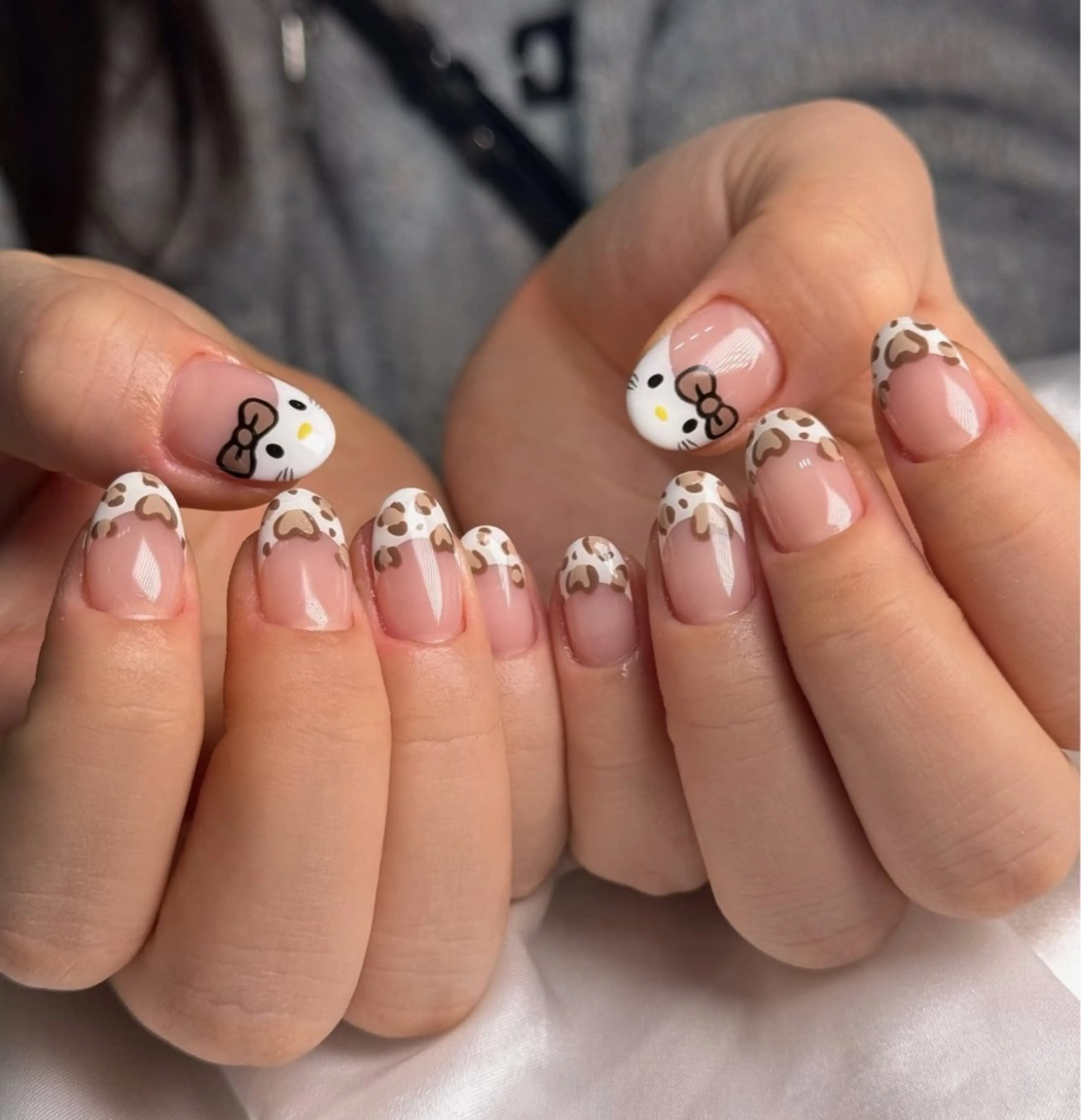 ネイル アニマル柄 オーロラネイル チークネイル フラッシュネイル ジェルネイル ハンドネイル T.A Nail Salon所属・Lyna Nail のネイルデザイン