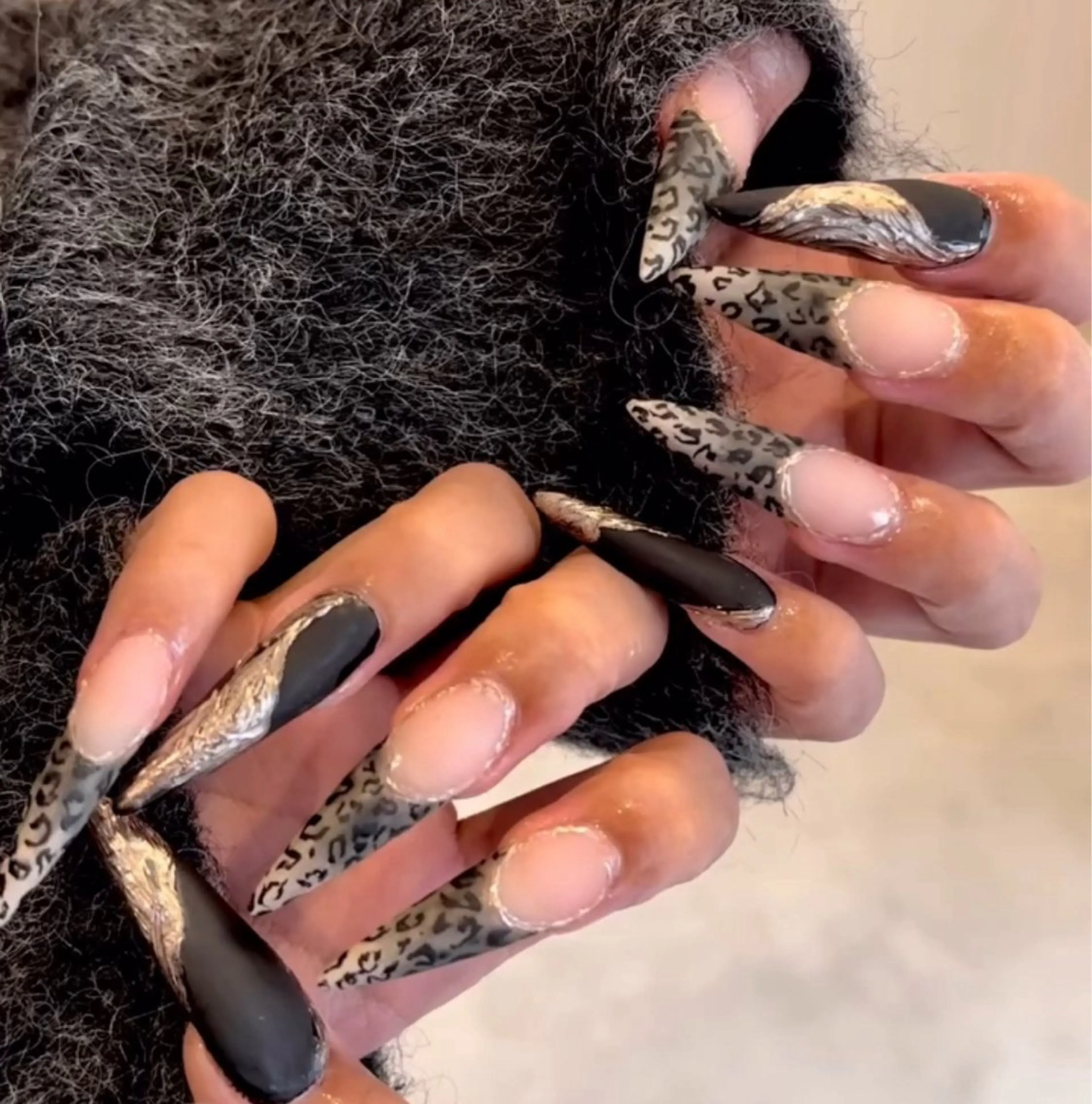 ネイル えくにゃん所属・AMAGASAKI LISAのネイルデザイン