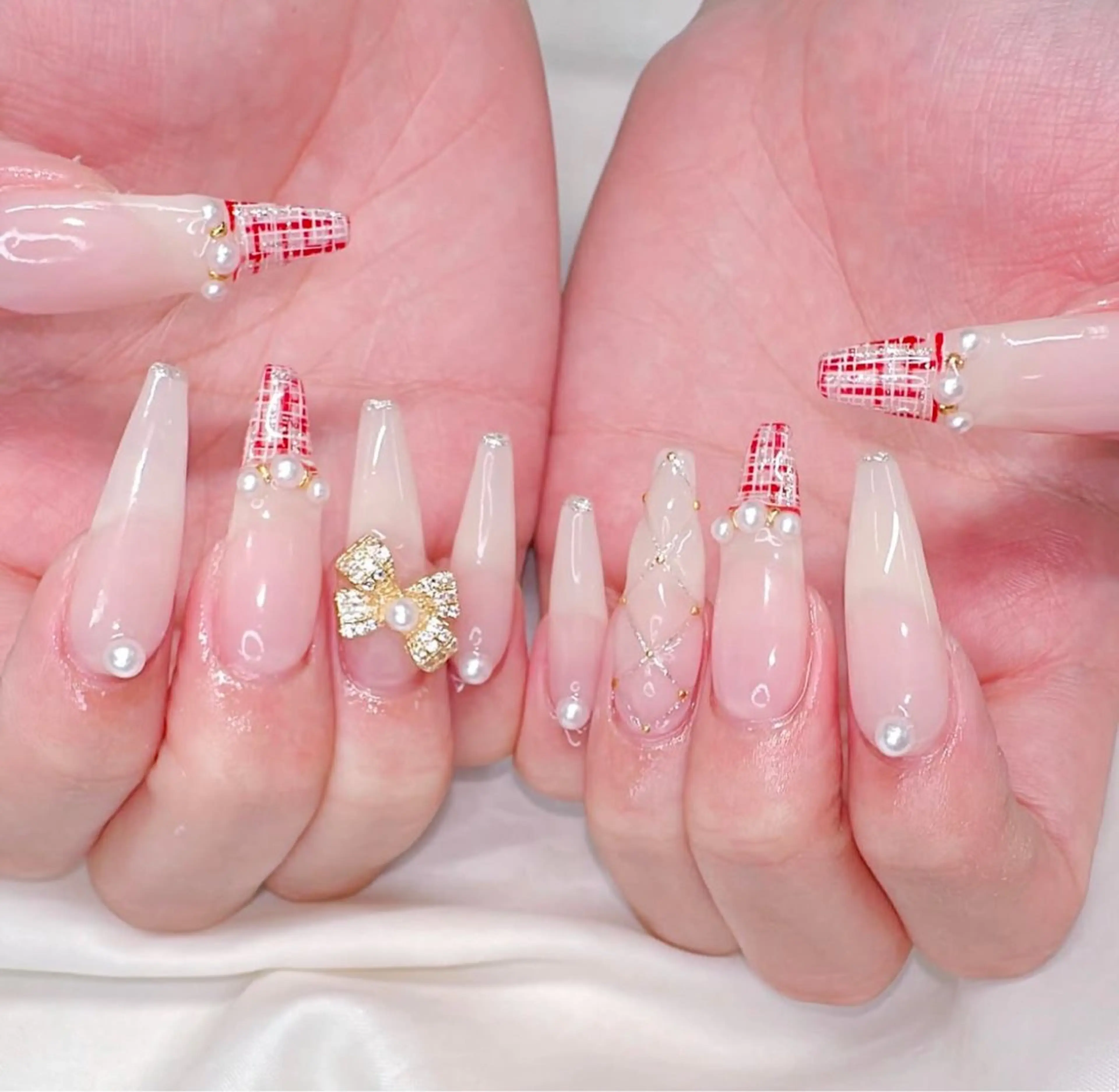 ネイル アニマル柄 オーロラネイル チークネイル フラッシュネイル ジェルネイル ハンドネイル Lina所属・Lina Nail Salonのネイルデザイン