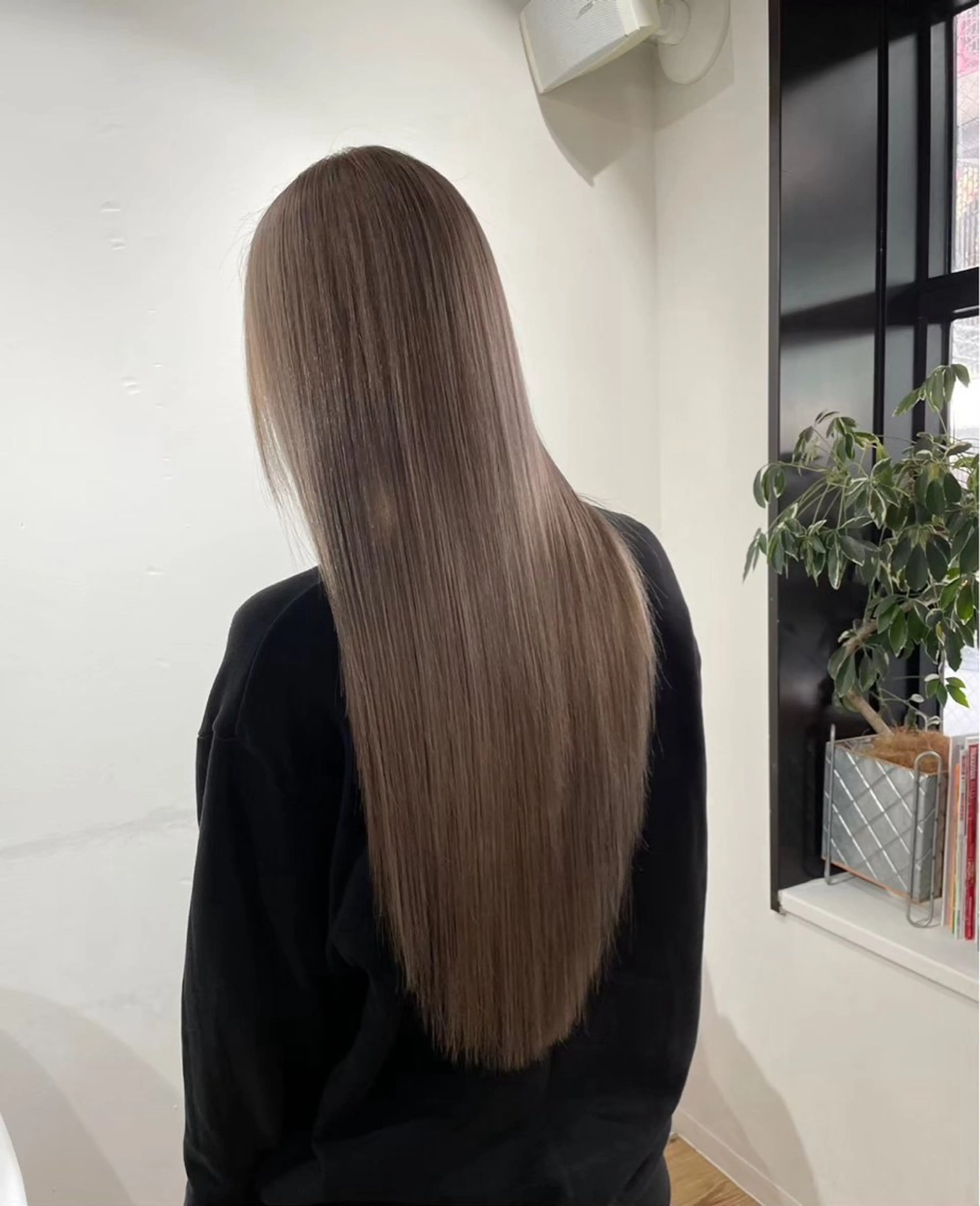 ロング 酸性ストレート 縮毛矯正 ZEN所属・大内 良斗のヘアスタイル