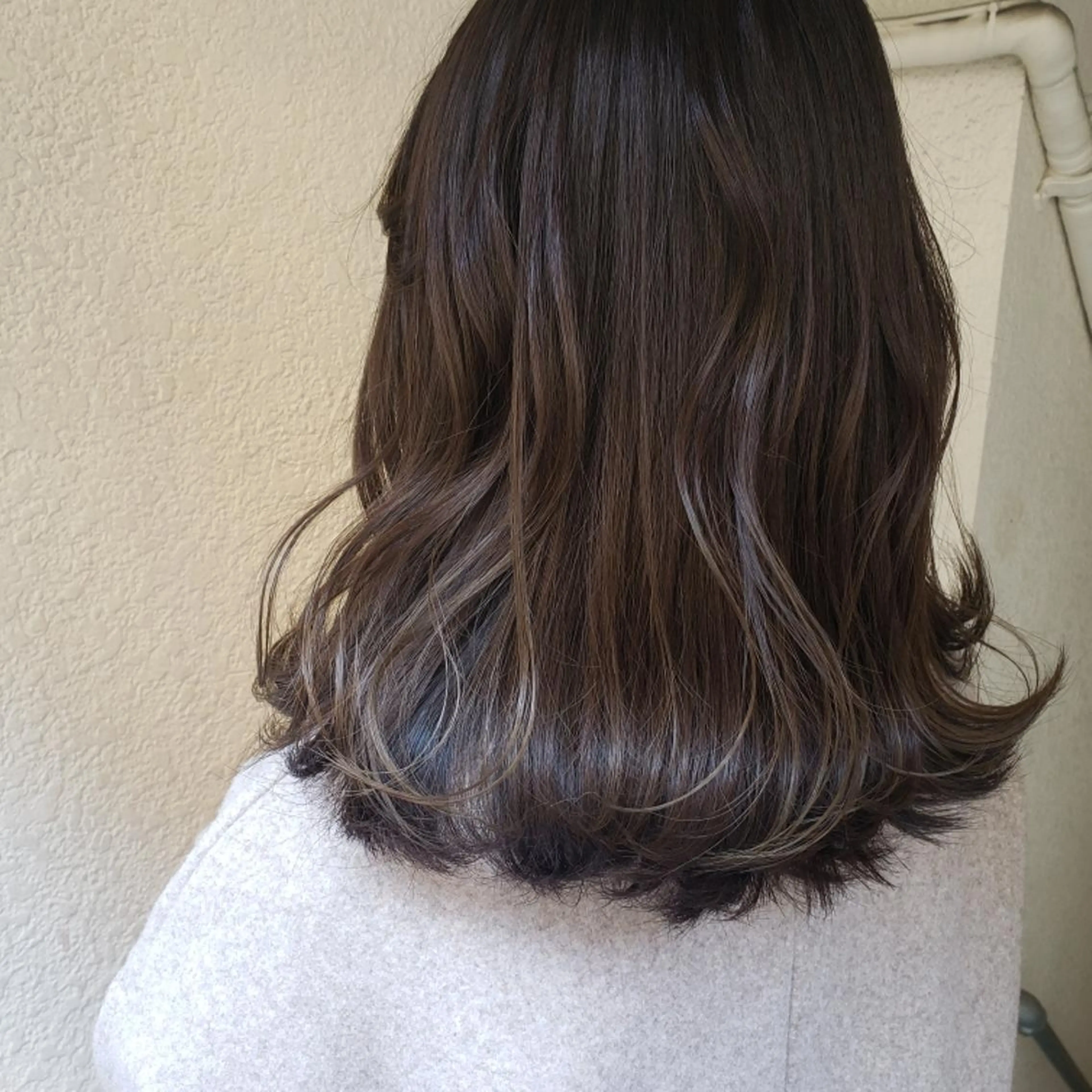 セミロング カット ヘアカラー トリートメント 🇰🇷透明感×ハイ トーン🌟tomoのヘアスタイル