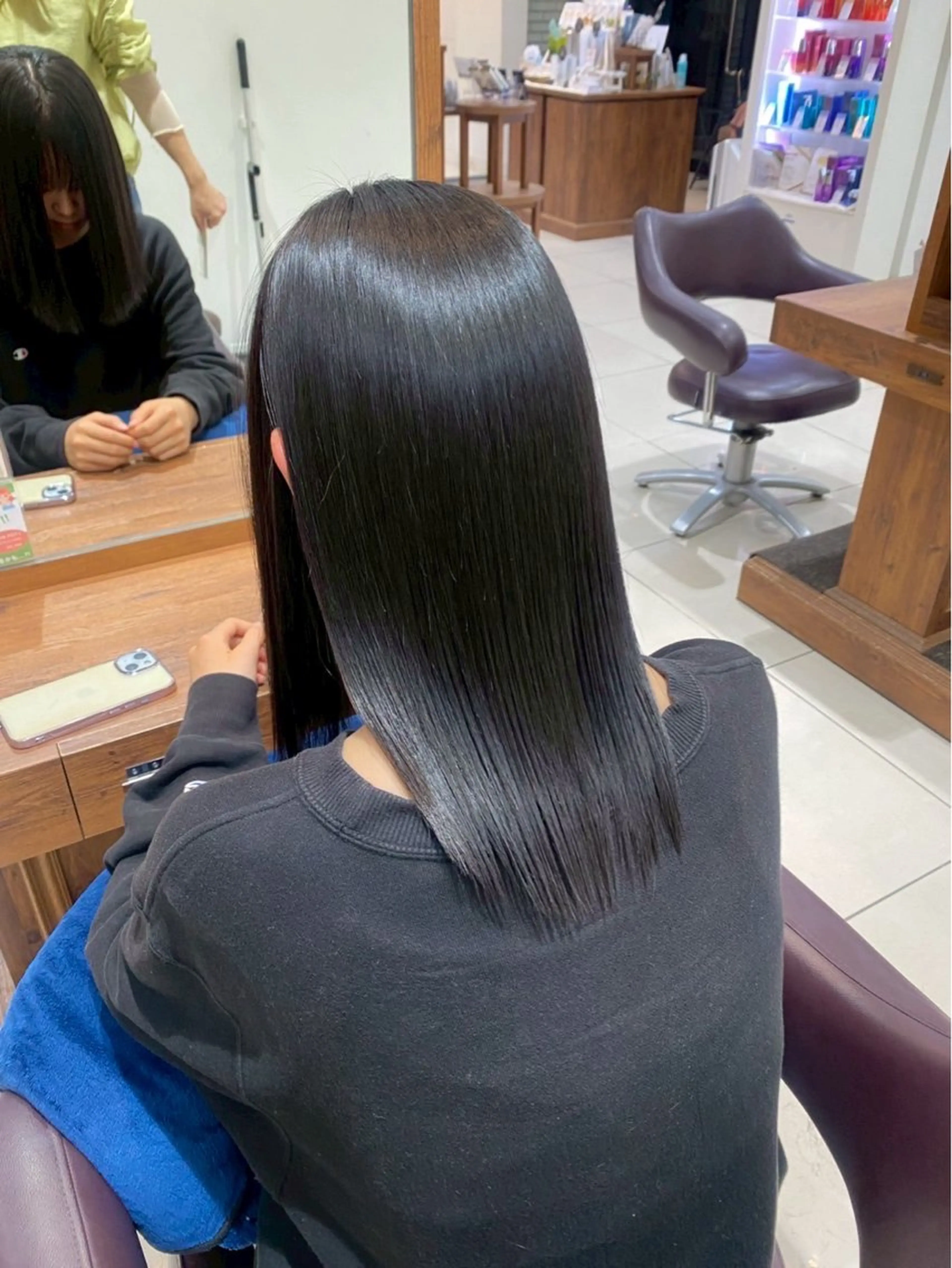 ミディアム カラー 鶴井 地のヘアスタイル