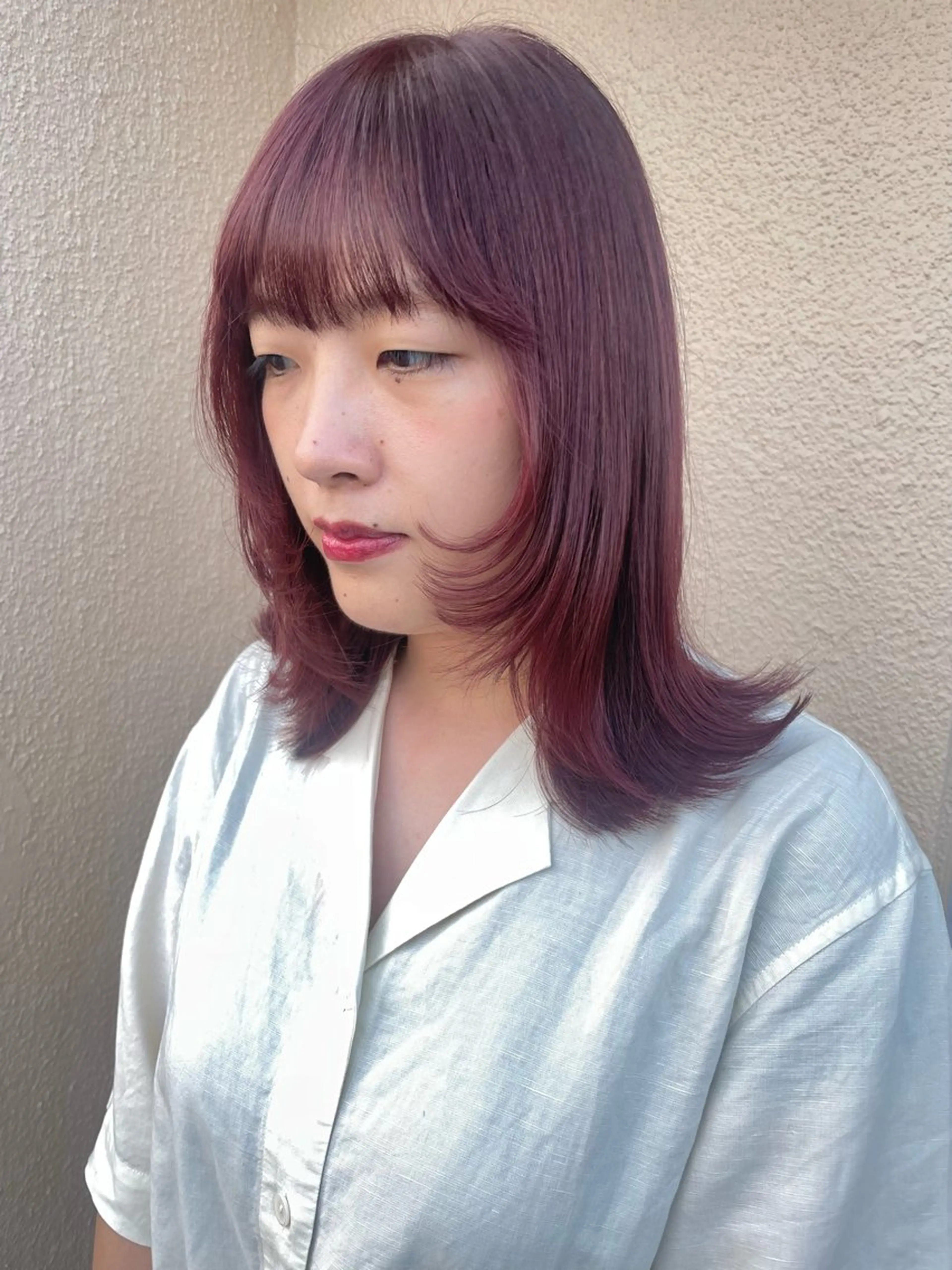 ミディアム カラー ブリーチ ダブルカラー ブリーチなしカラー ローズカラー レイヤーカット カット ヘアカラー ブリーチなしで透け感 暖色カラーボブaoiのヘアスタイル