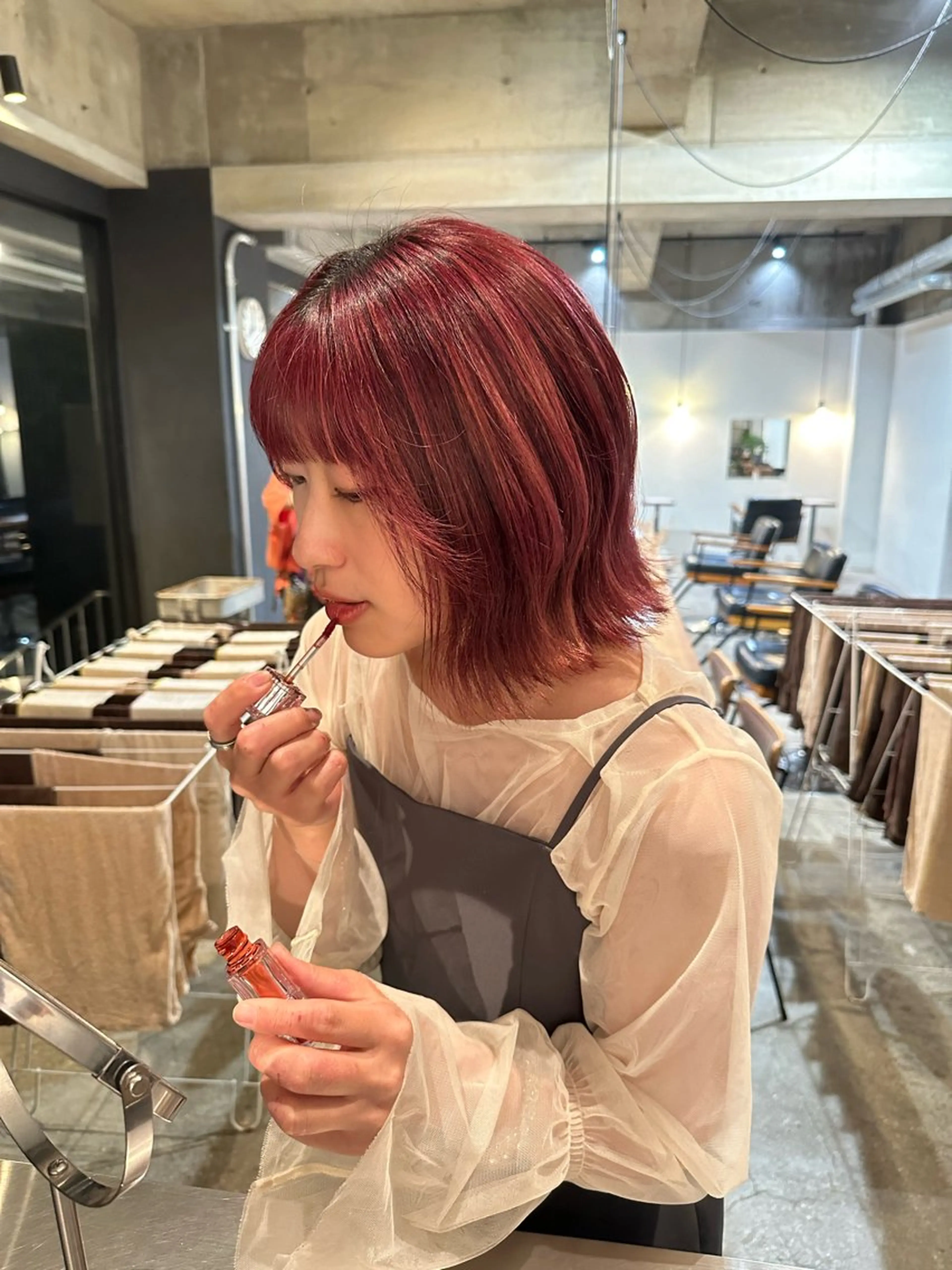 ミディアム 小河 穂香のヘアスタイル