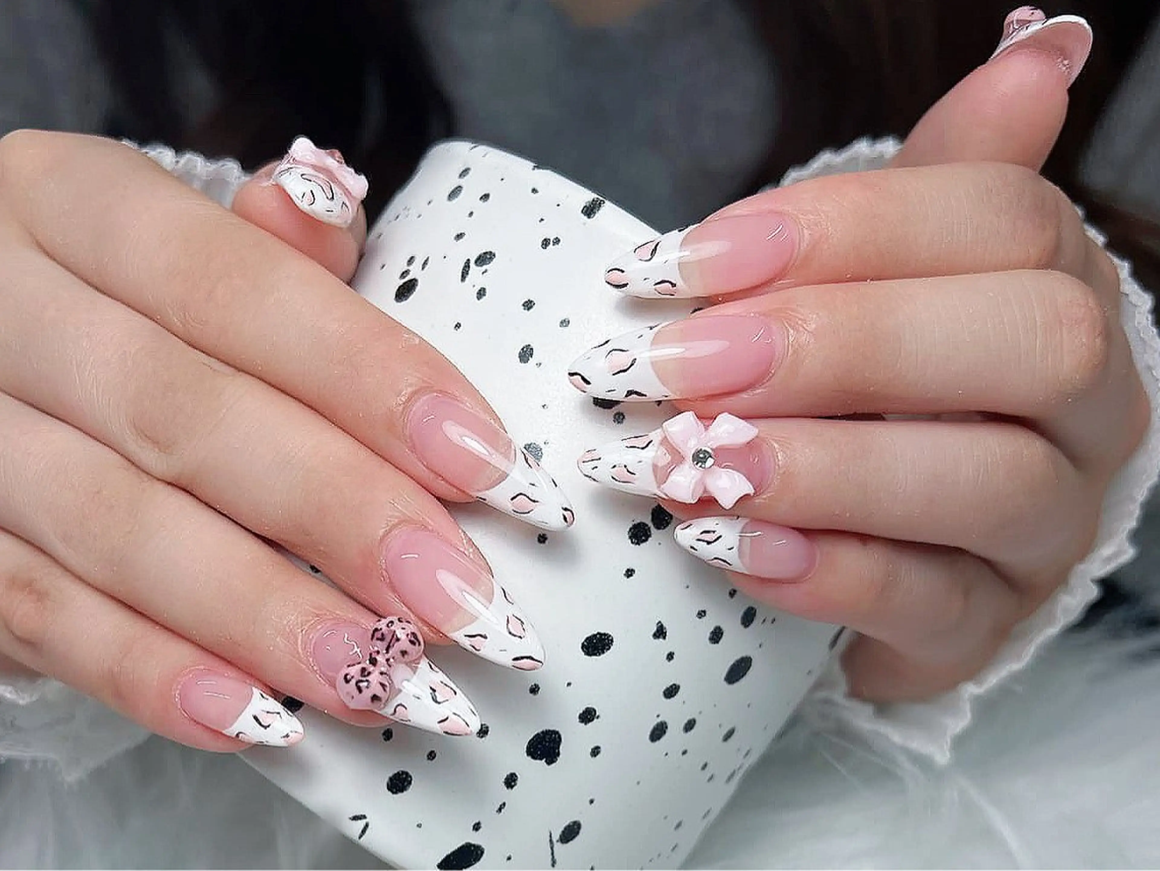ネイル 長さ出し フットネイル フレンチネイル ジェルネイル ガラスフレンチ ハンドネイル ハンドケア Nova Nail Salonのネイルデザイン