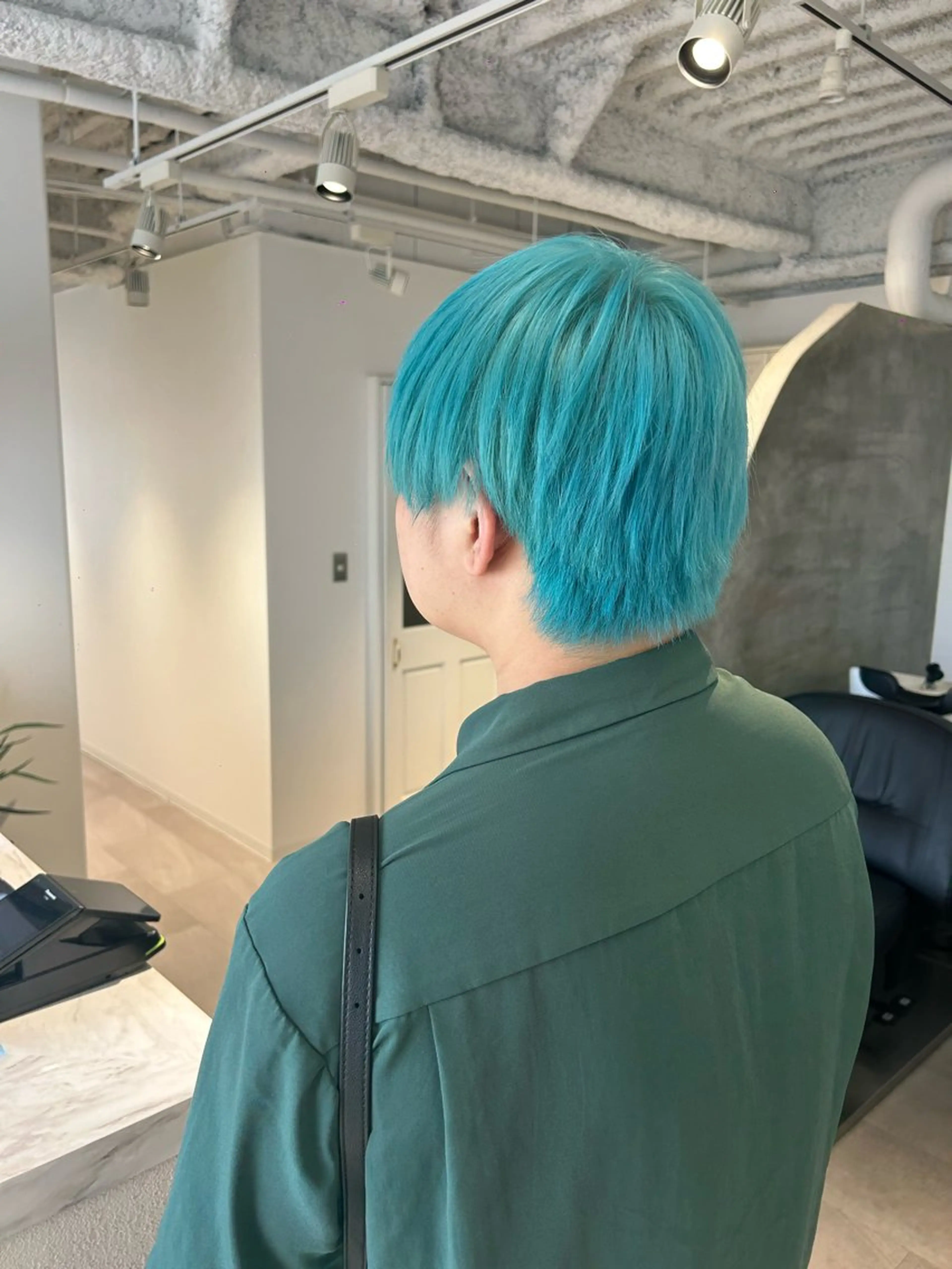 ショート ior北千住【イオール】所属・YU(ハイトーン/ ブリーチカラー)のヘアスタイル